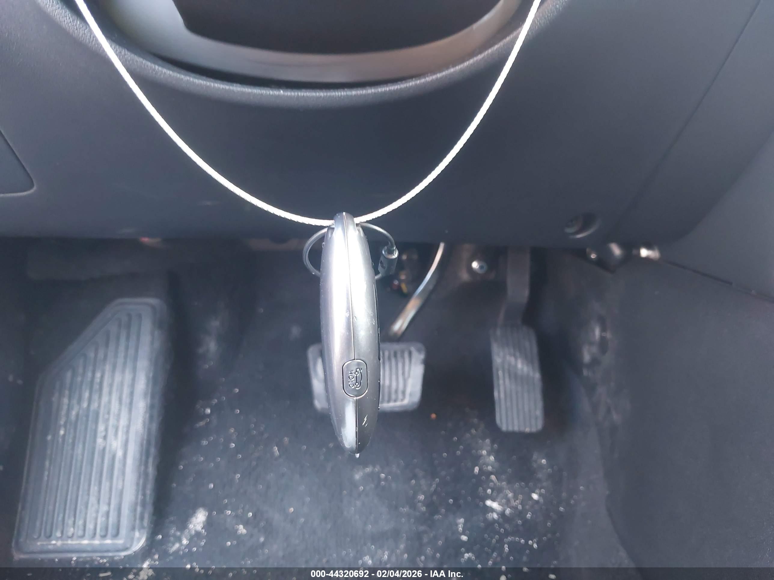 HYUNDAI ELANTRA image 11