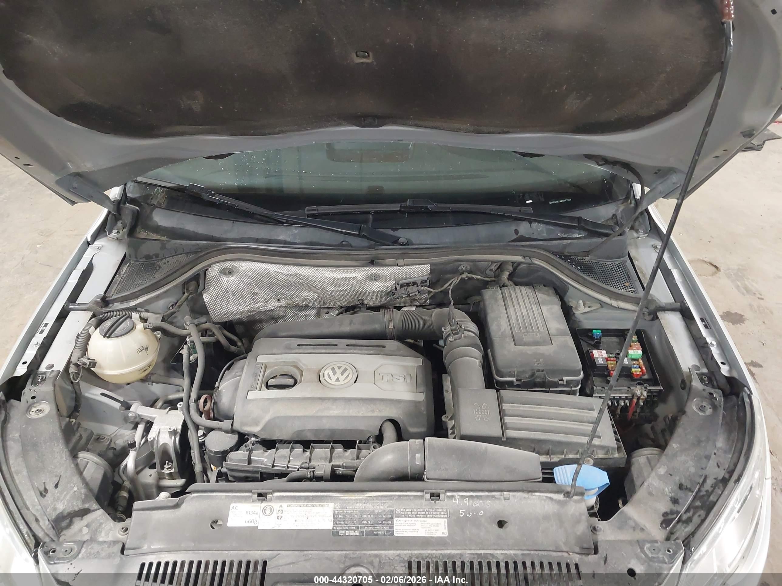 VOLKSWAGEN TIGUAN image 10