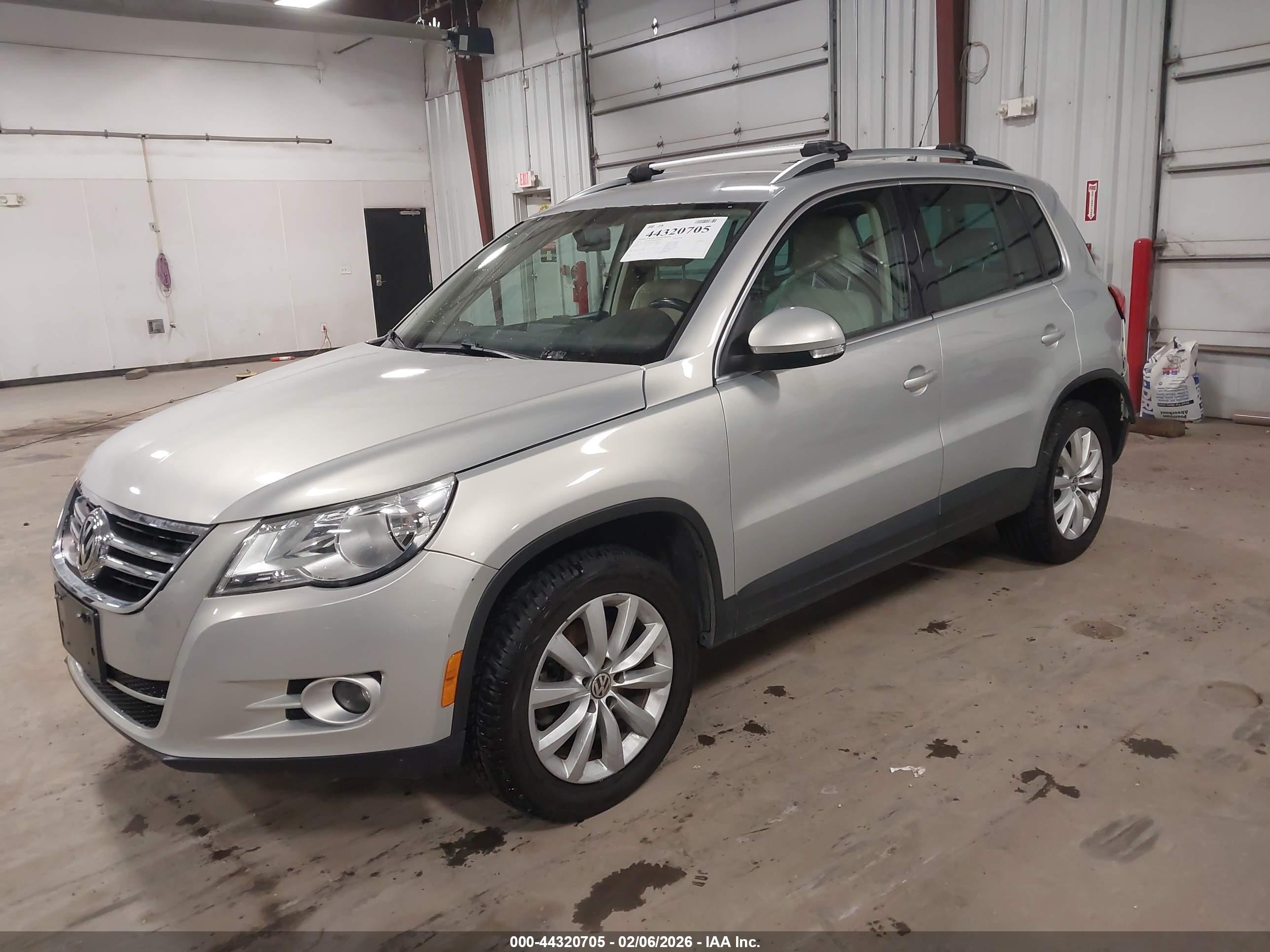 VOLKSWAGEN TIGUAN image 2