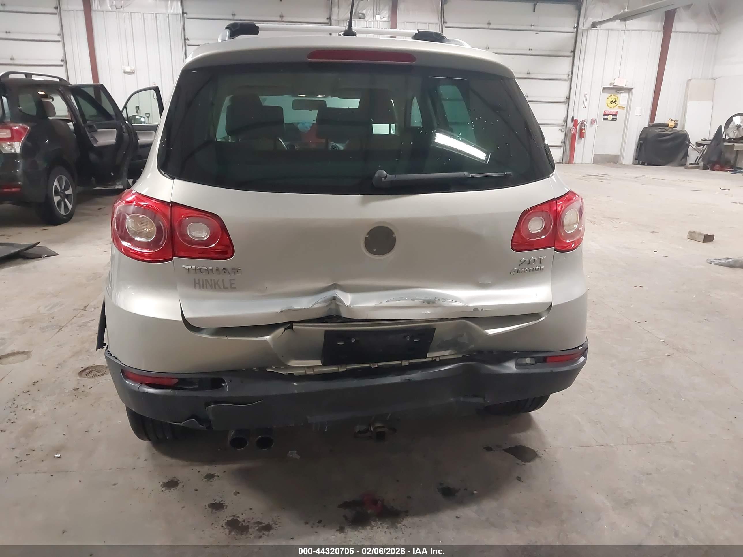 VOLKSWAGEN TIGUAN image 6