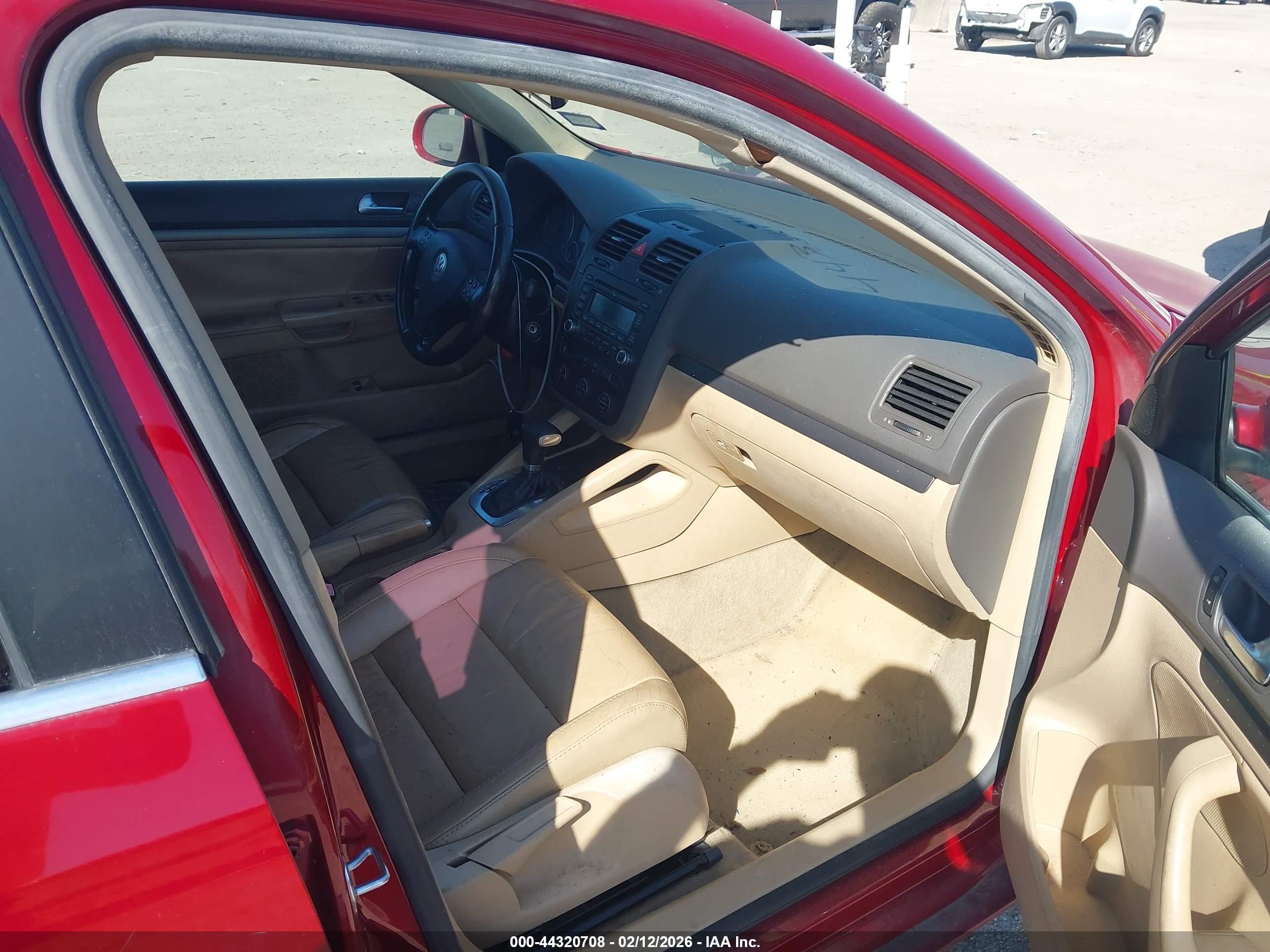 VOLKSWAGEN JETTA image 5