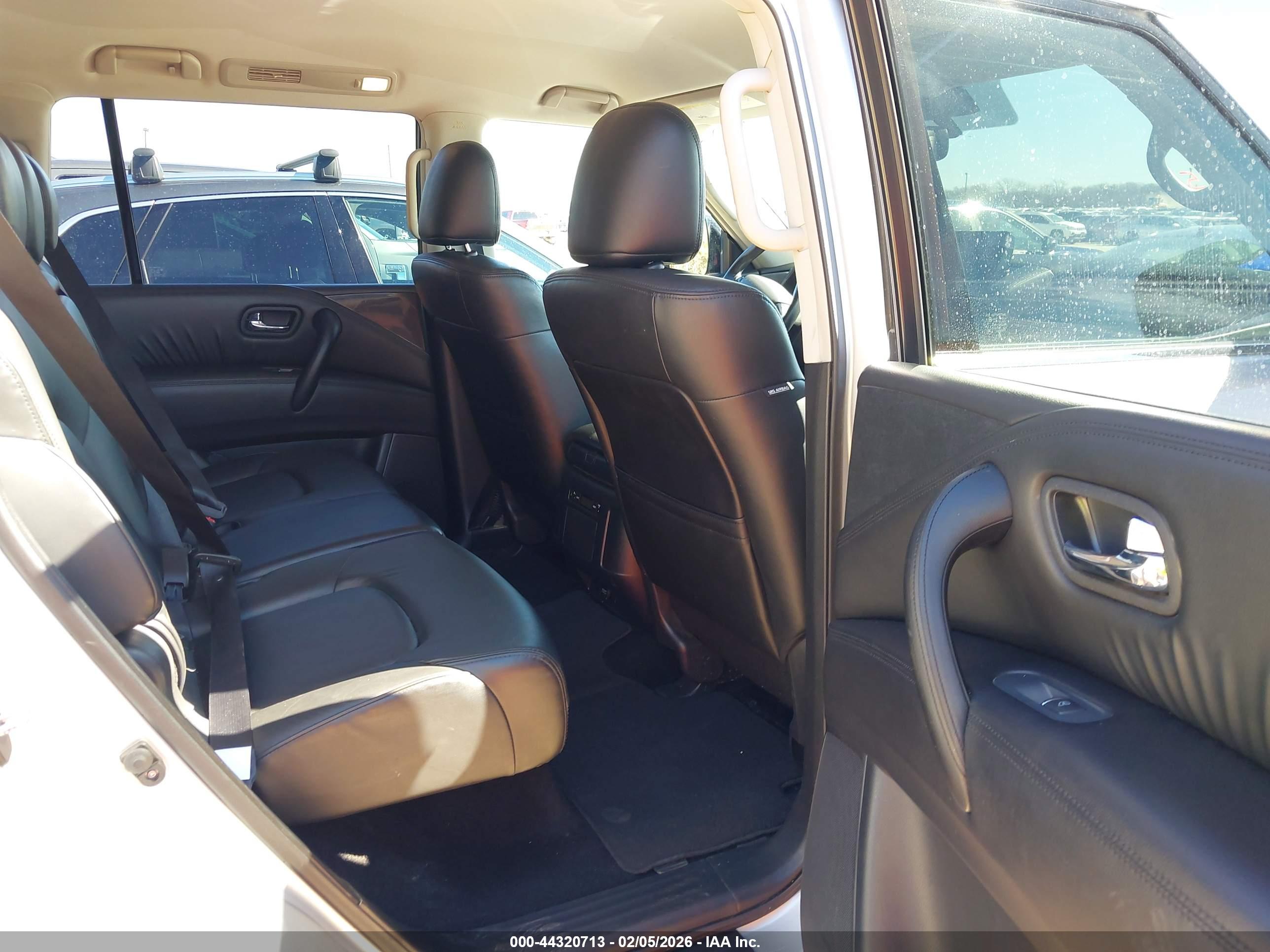 NISSAN ARMADA image 8