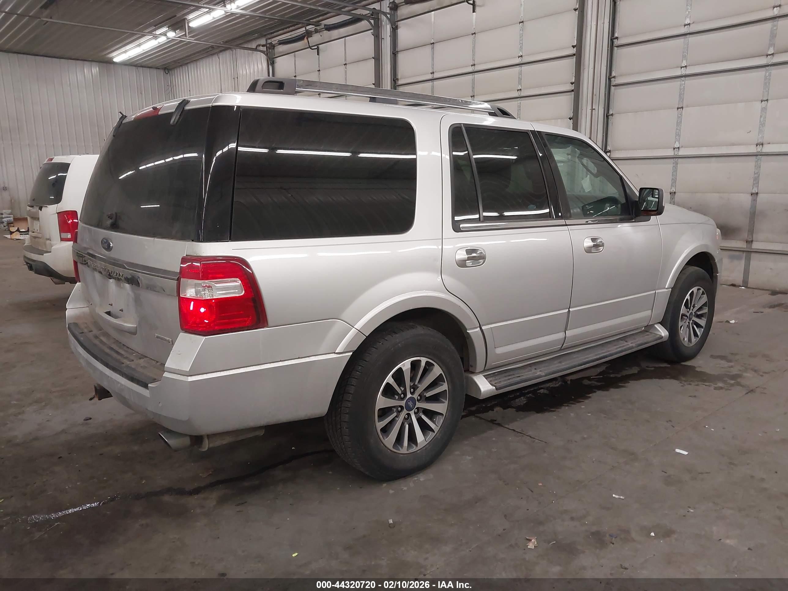 FORD EXPEDITION image 4