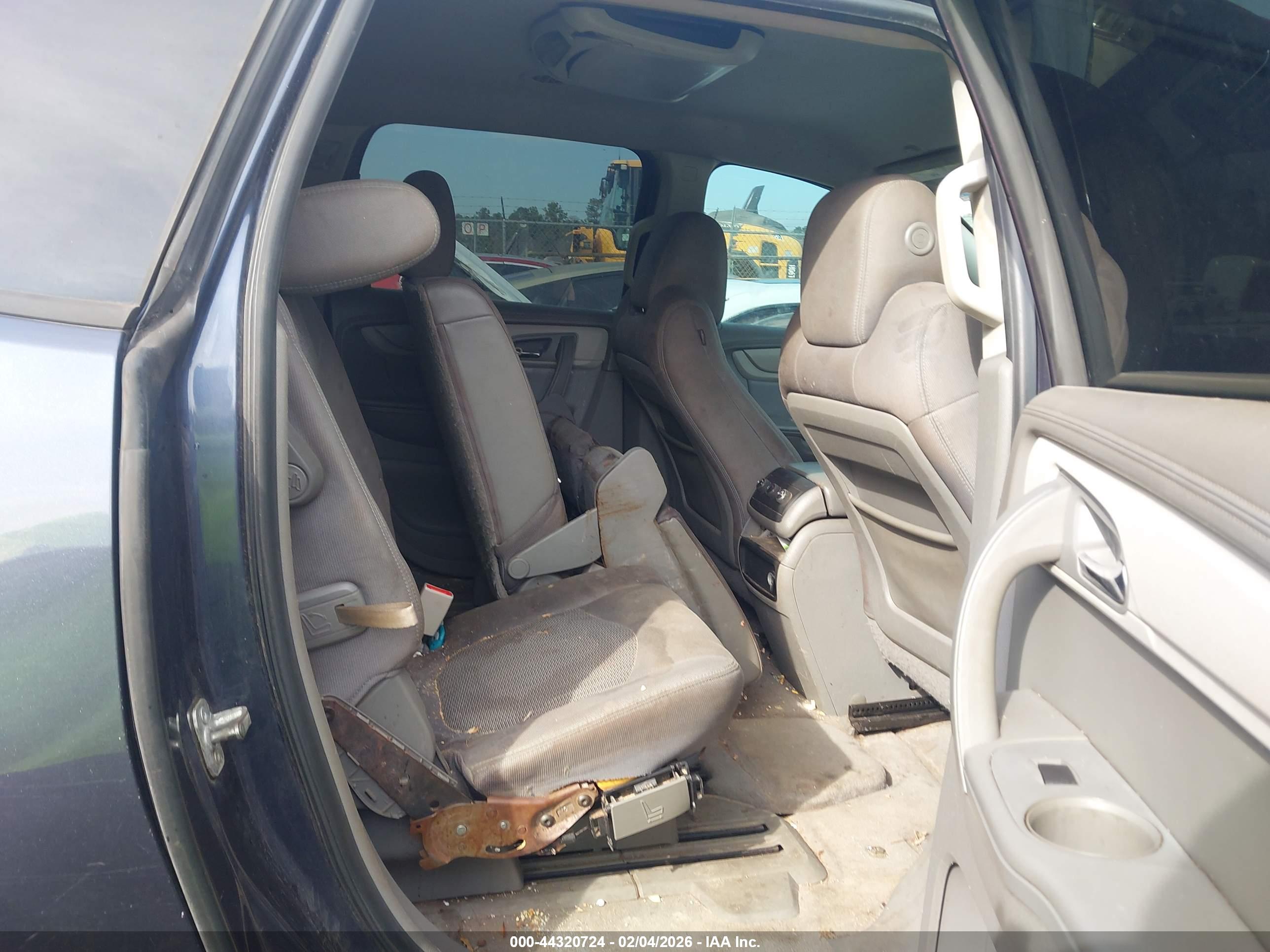CHEVROLET TRAVERSE image 8