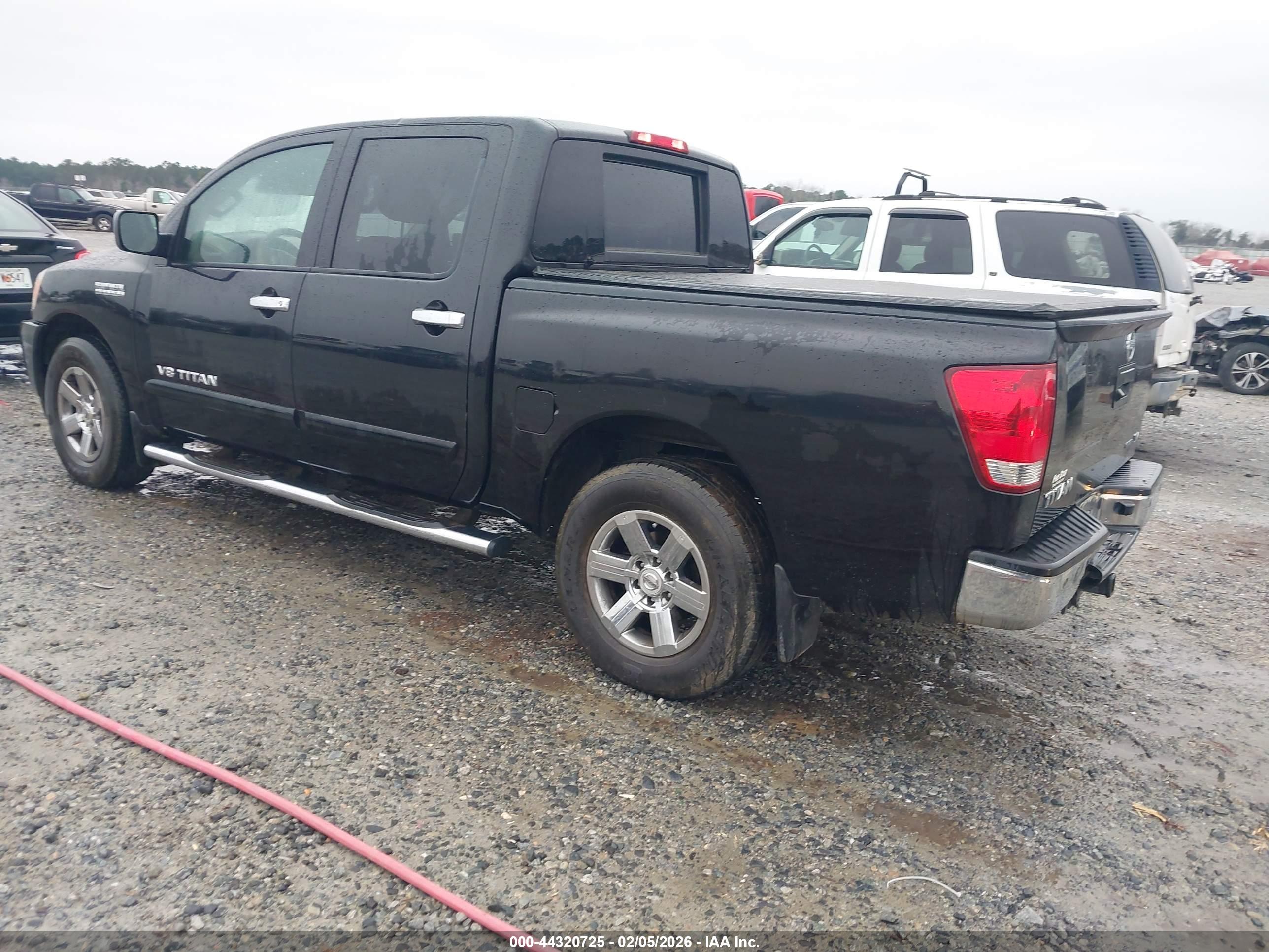 NISSAN TITAN image 3