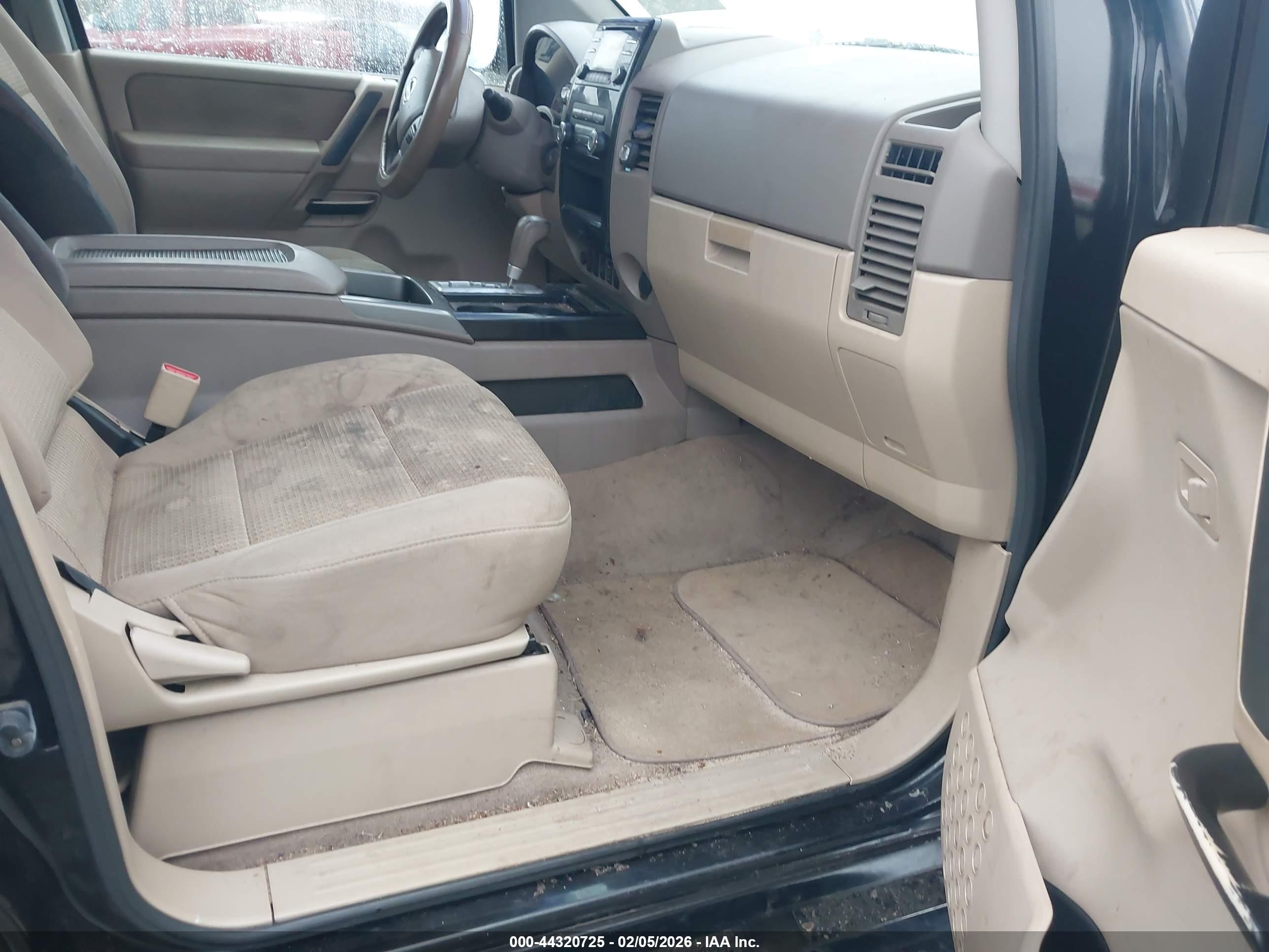 NISSAN TITAN image 5