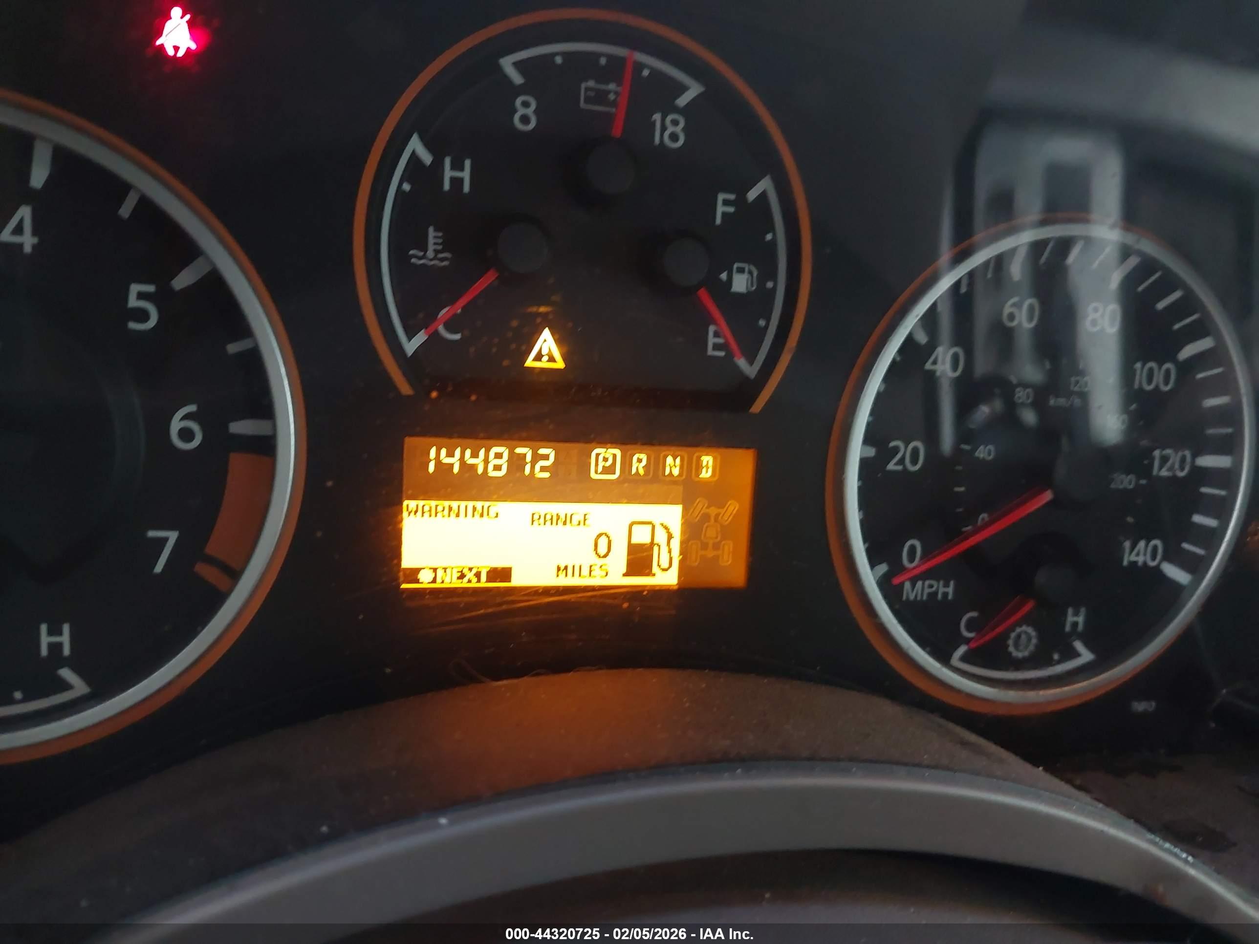NISSAN TITAN image 7