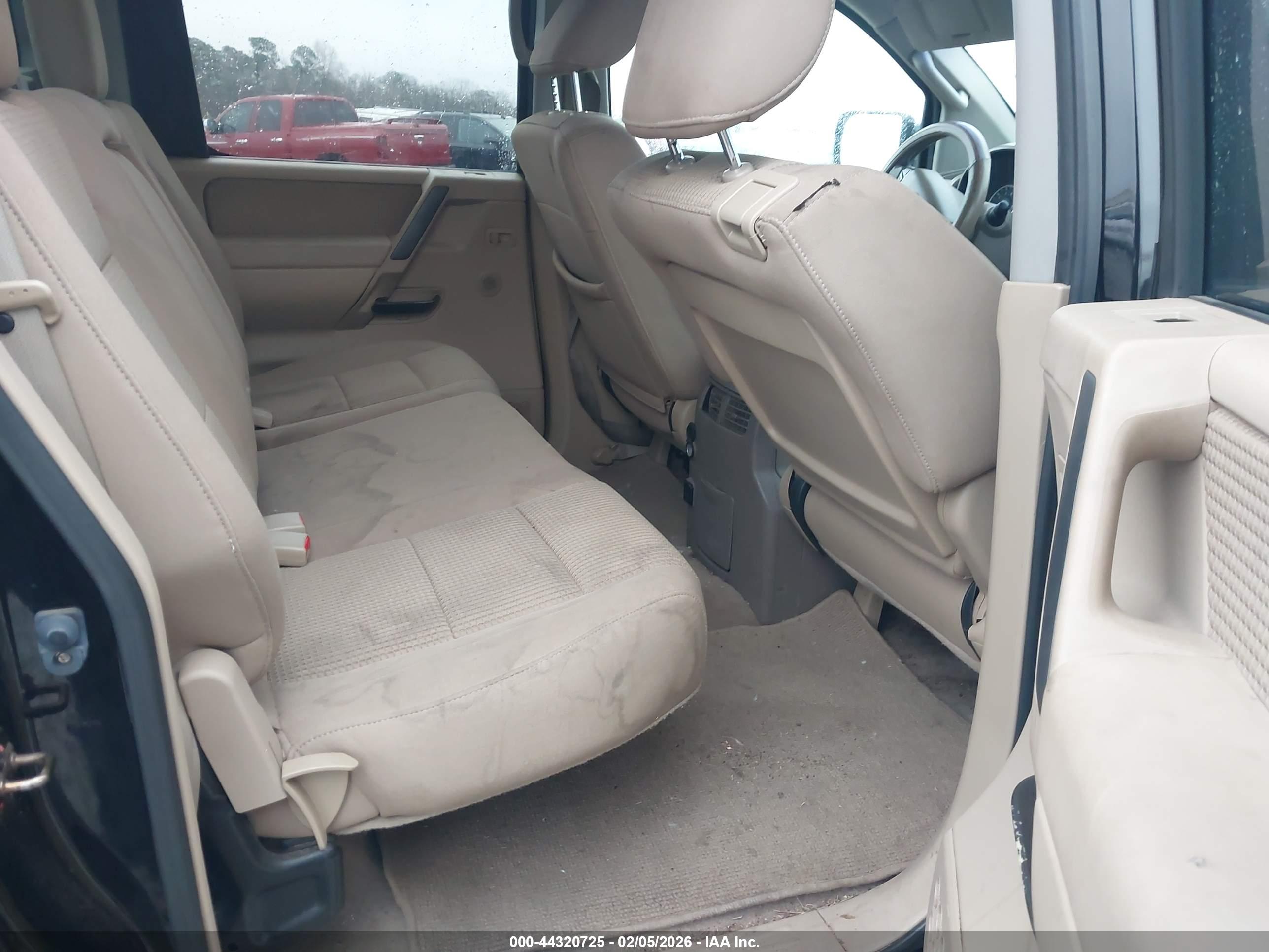 NISSAN TITAN image 8