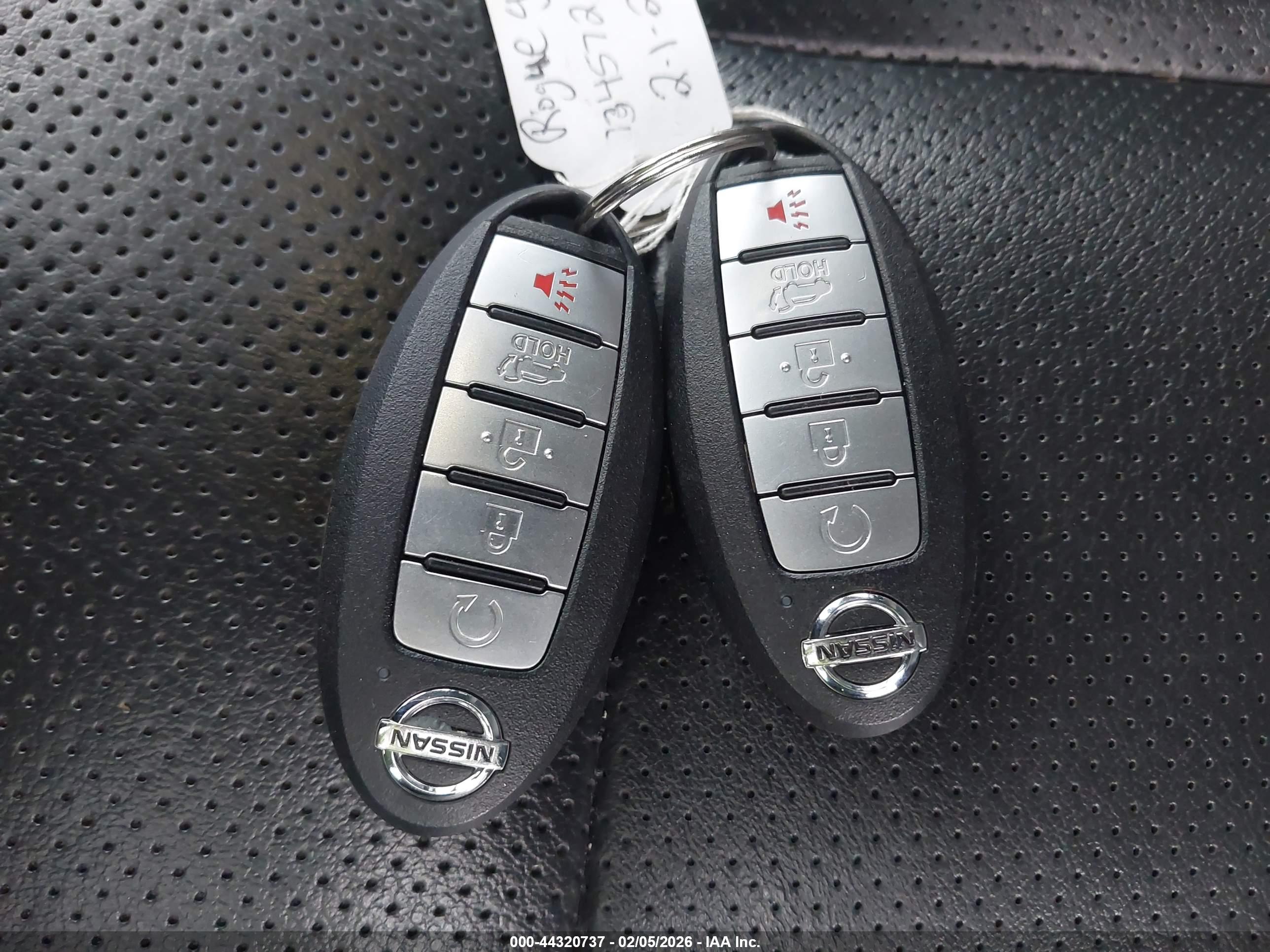 NISSAN ROGUE image 11