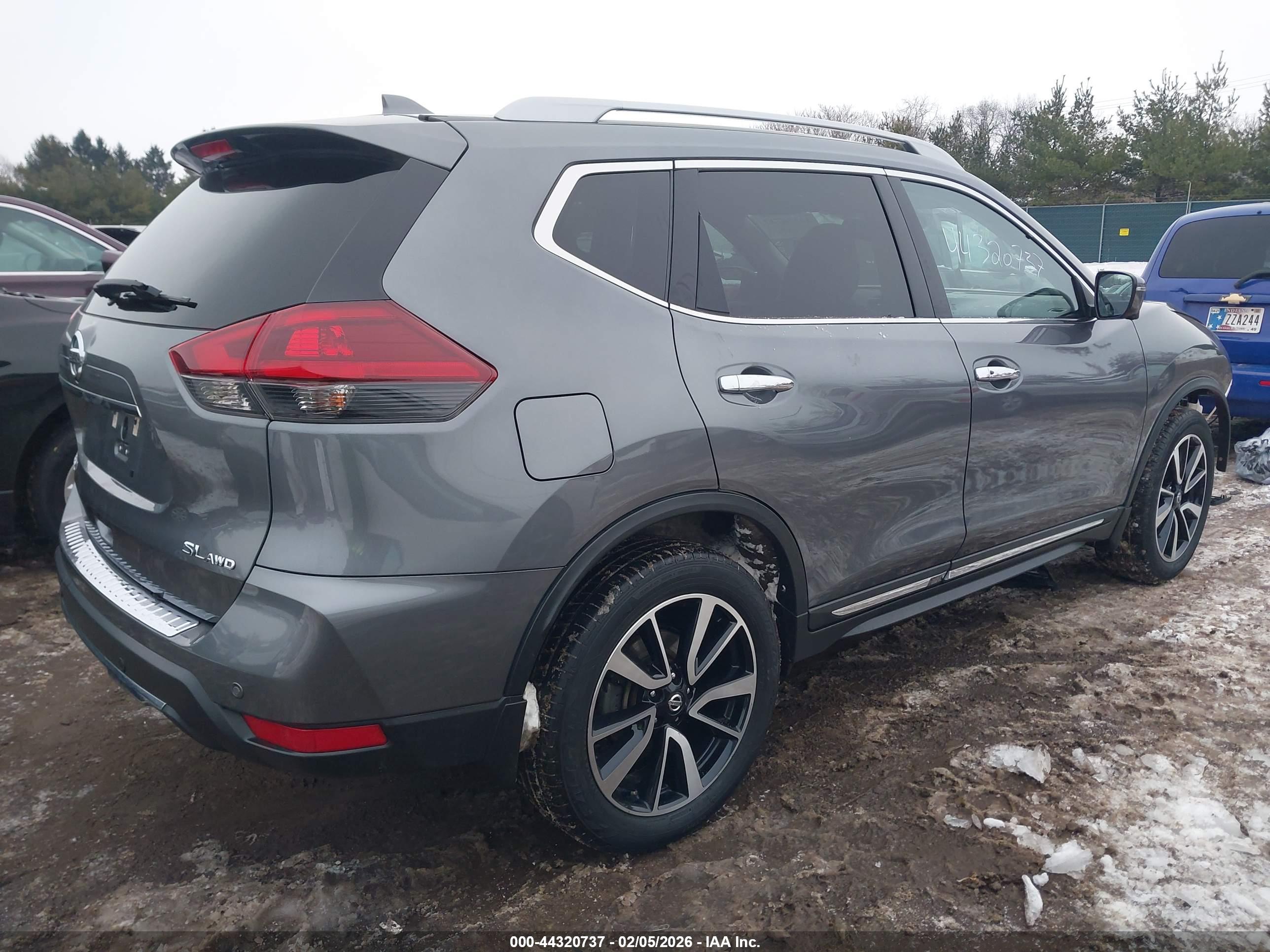 NISSAN ROGUE image 4