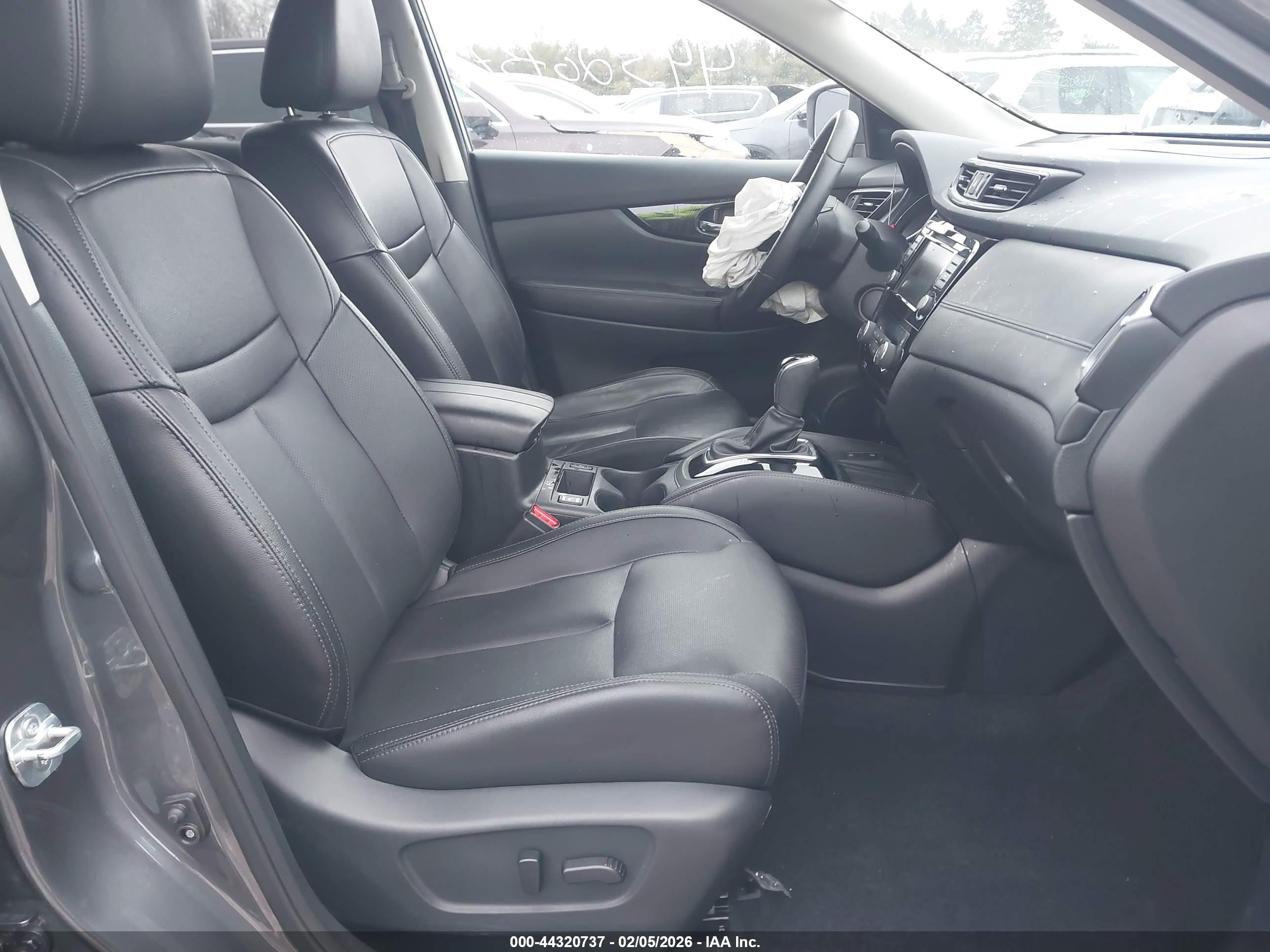 NISSAN ROGUE image 5