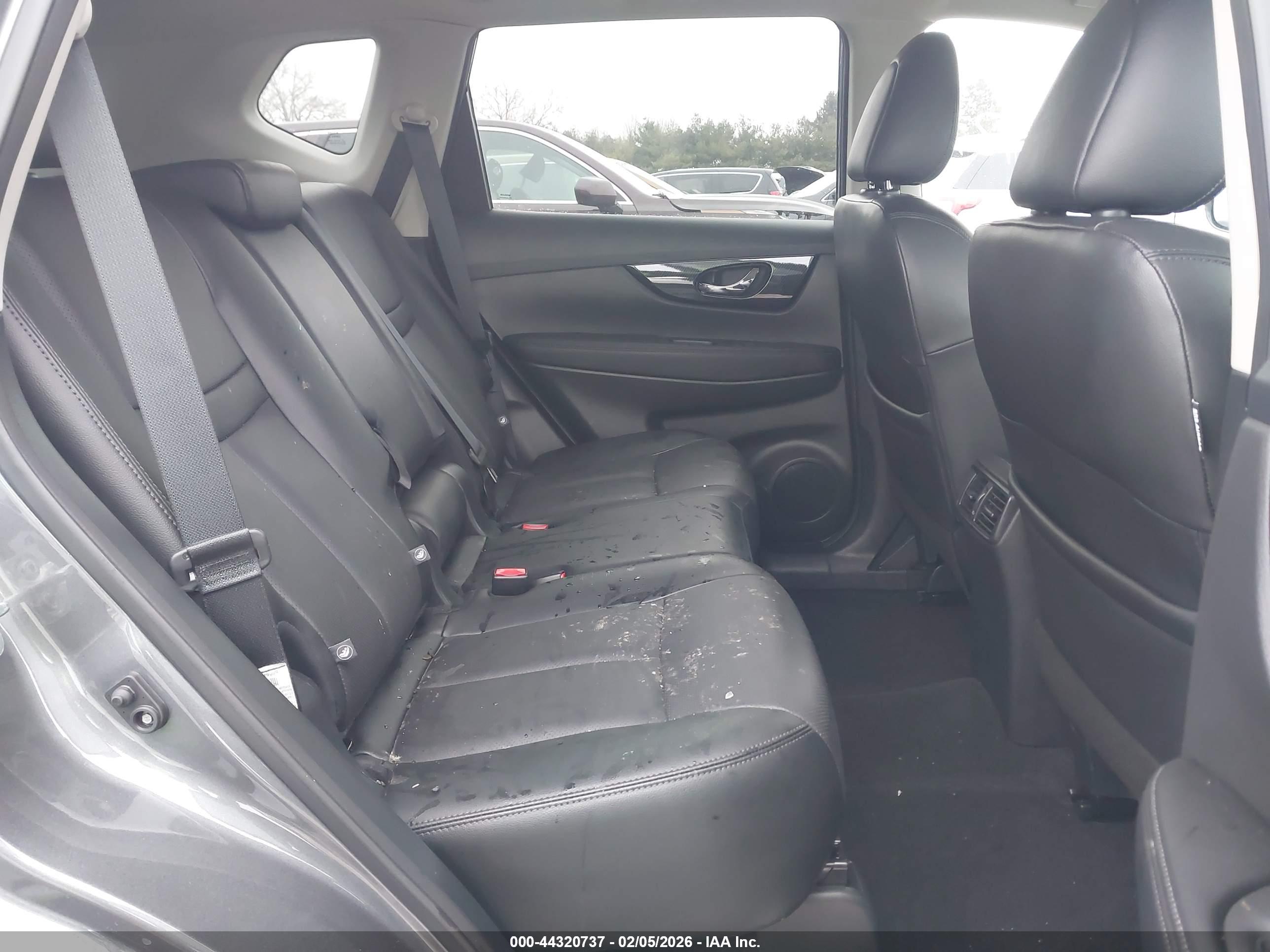 NISSAN ROGUE image 8