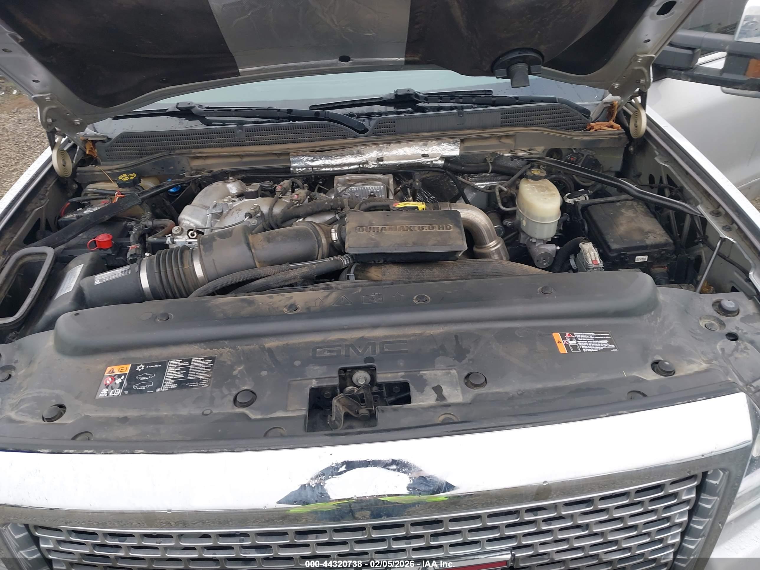GMC SIERRA image 10