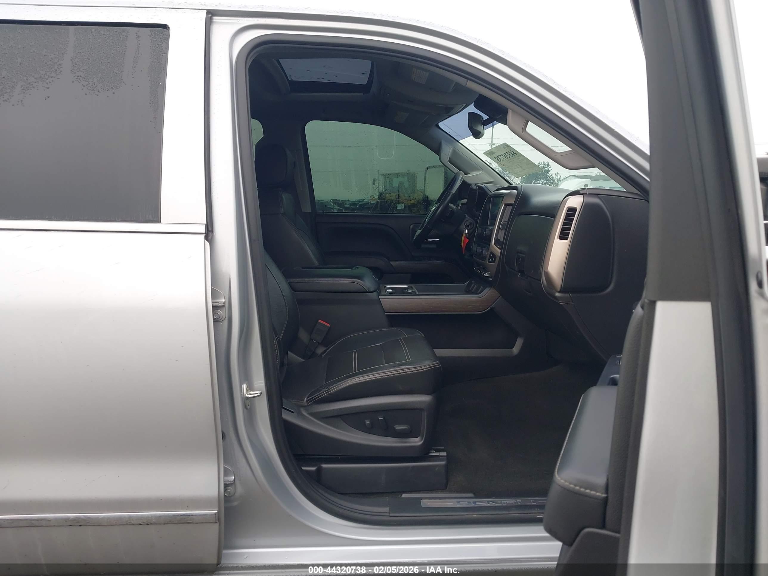 GMC SIERRA image 5
