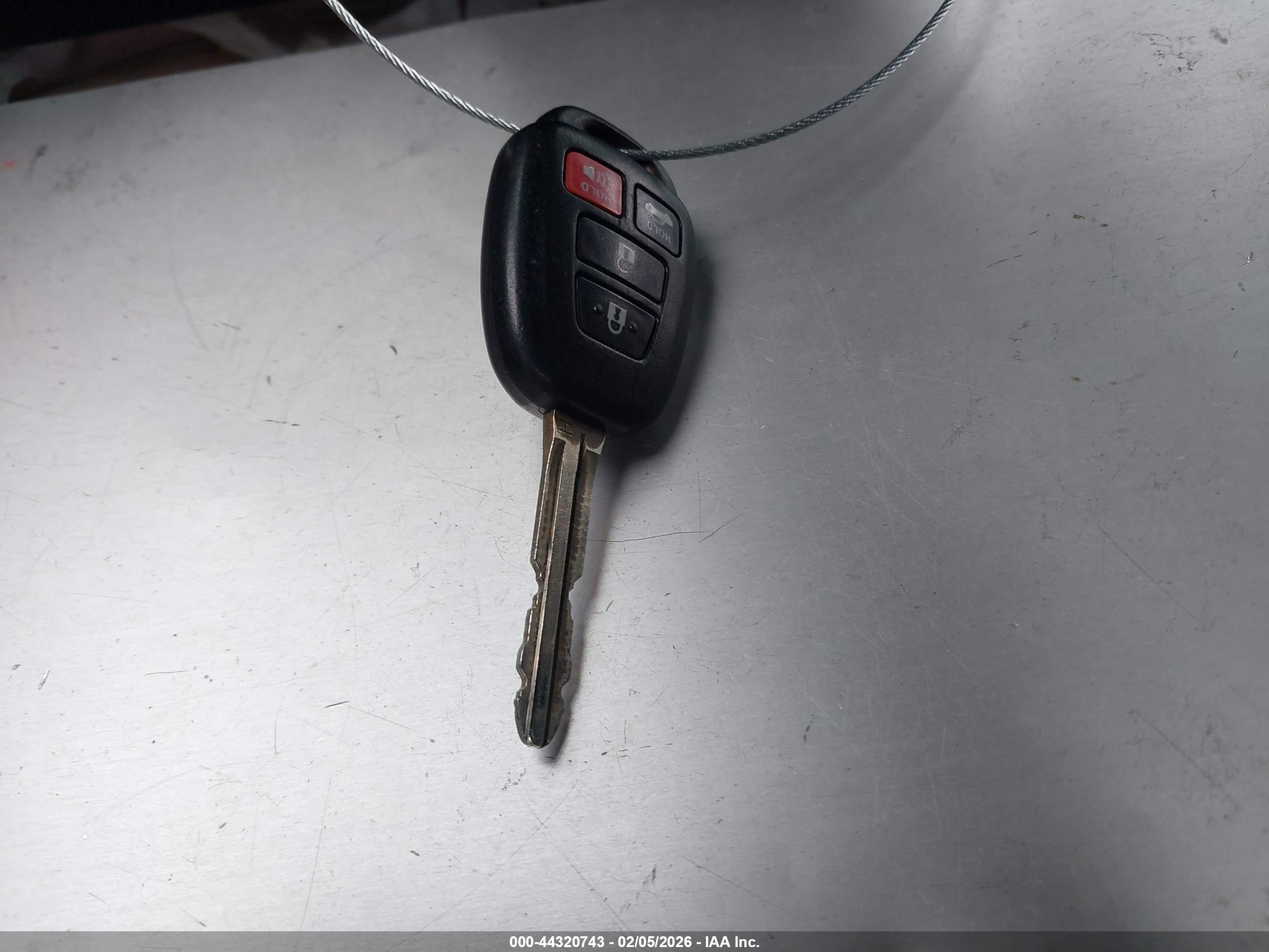TOYOTA CAMRY image 11
