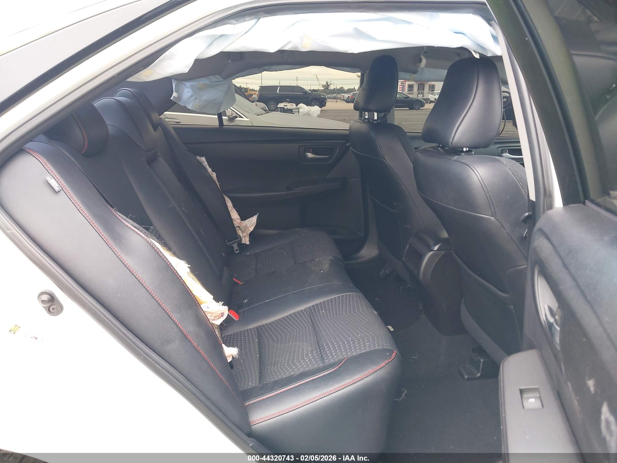 TOYOTA CAMRY image 8