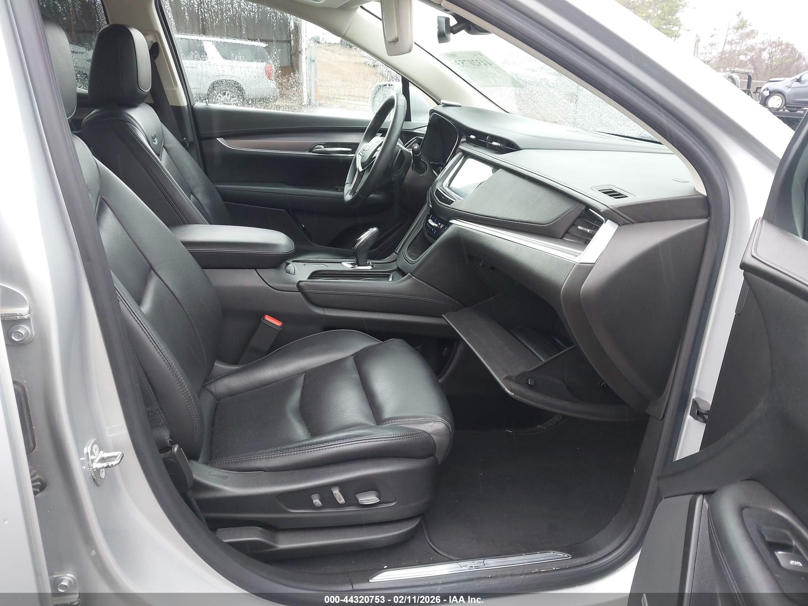 CADILLAC XT5 image 5