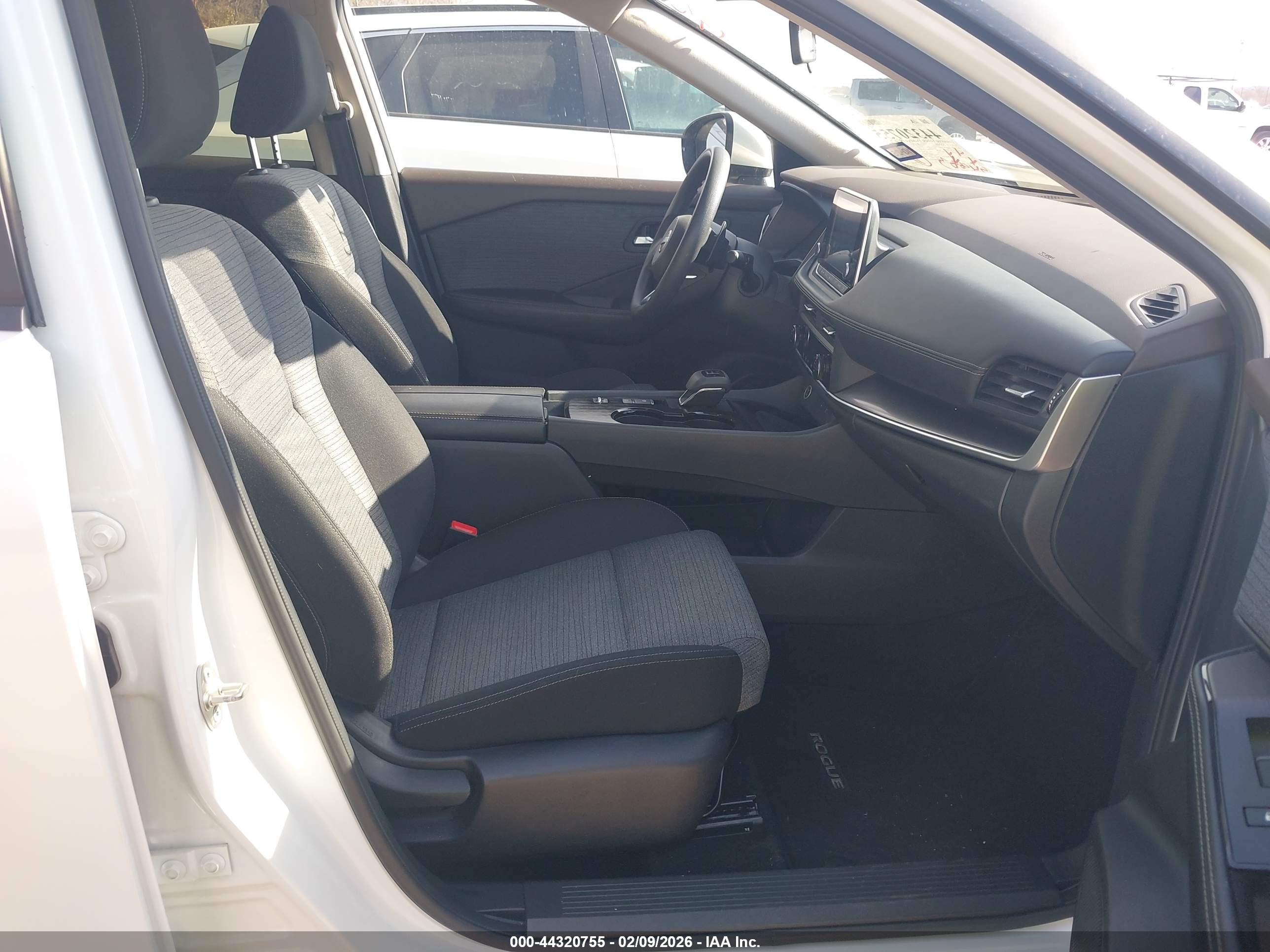 NISSAN ROGUE image 5