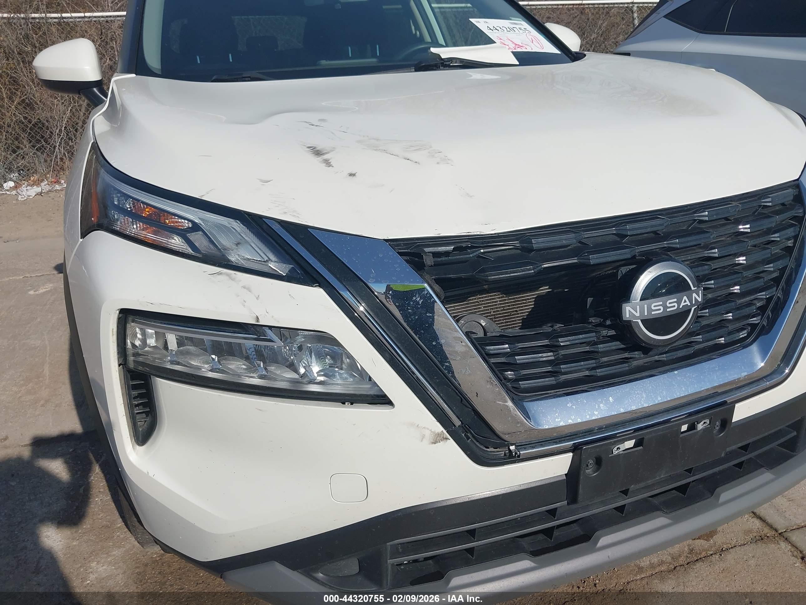NISSAN ROGUE image 6