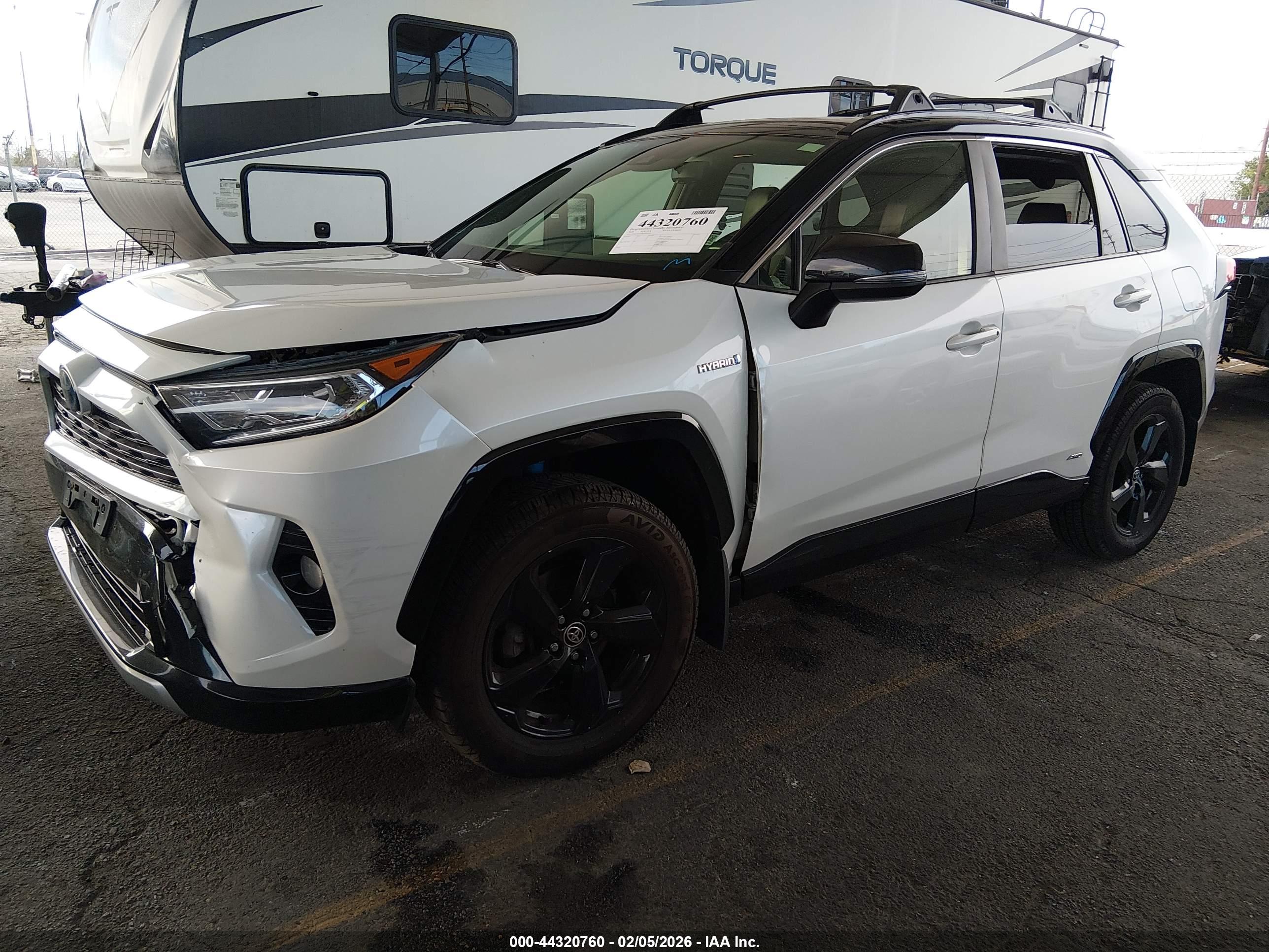TOYOTA RAV4 image 2