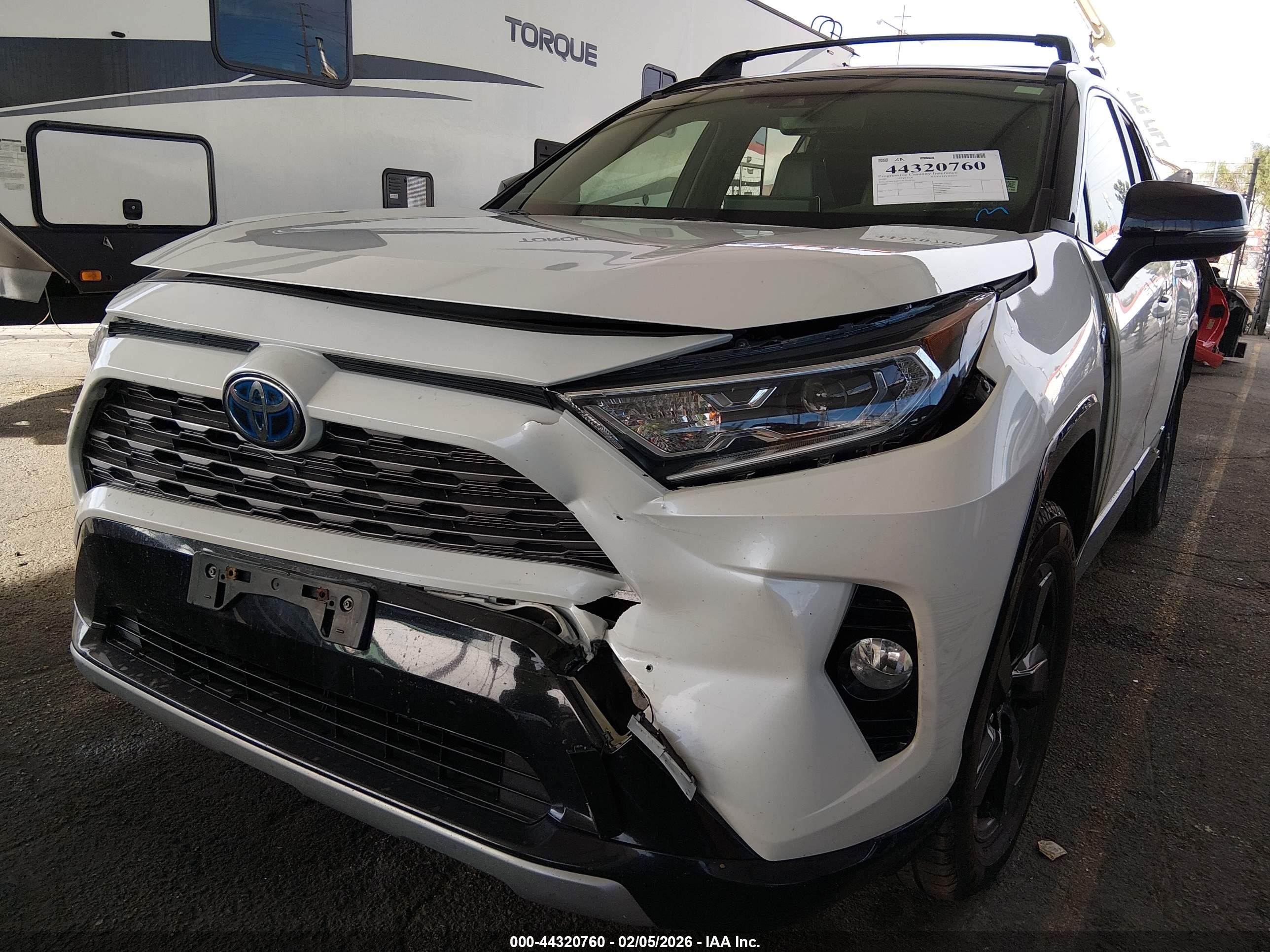 TOYOTA RAV4 image 6