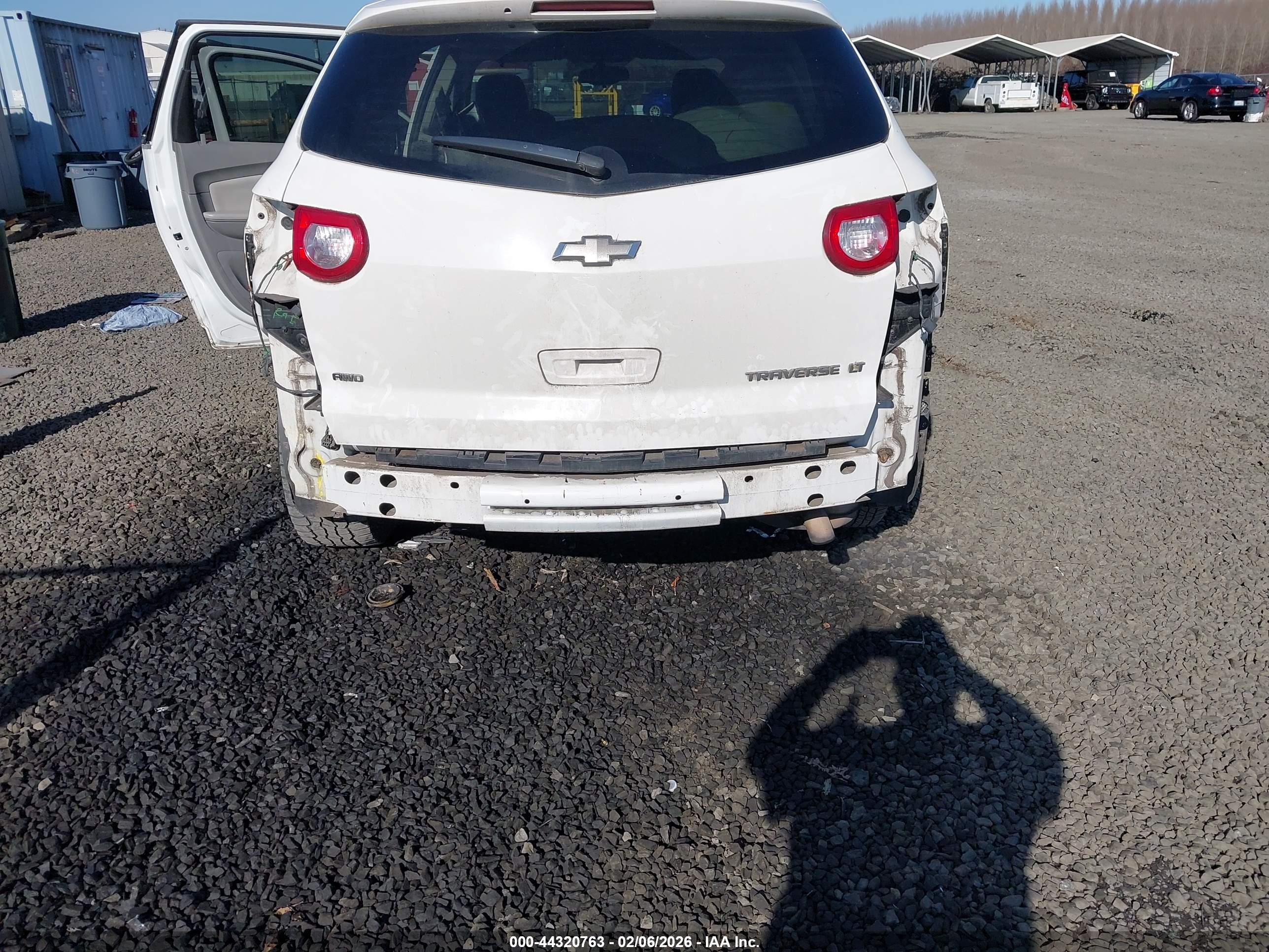 CHEVROLET TRAVERSE image 6