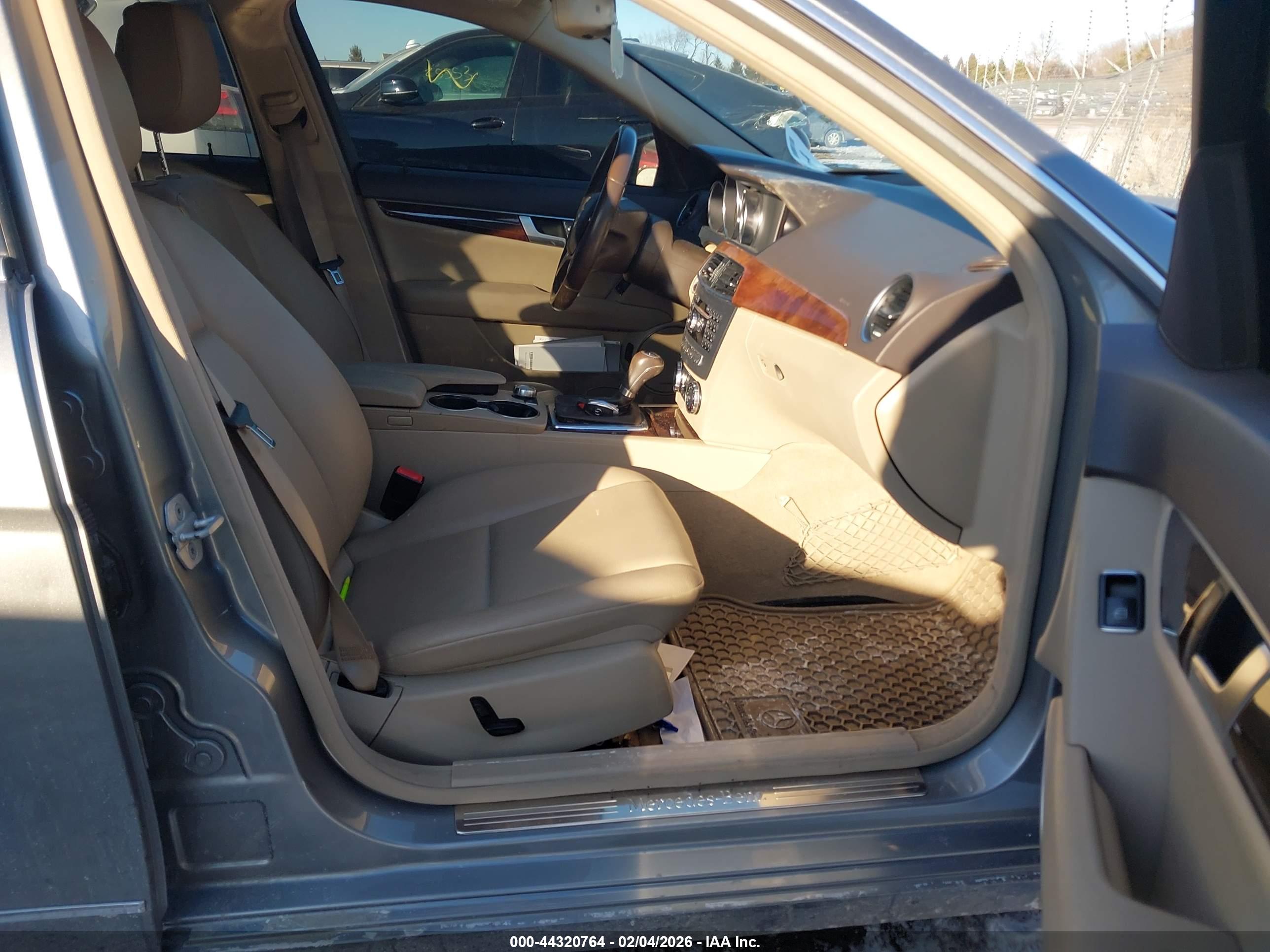 MERCEDES-BENZ C image 5