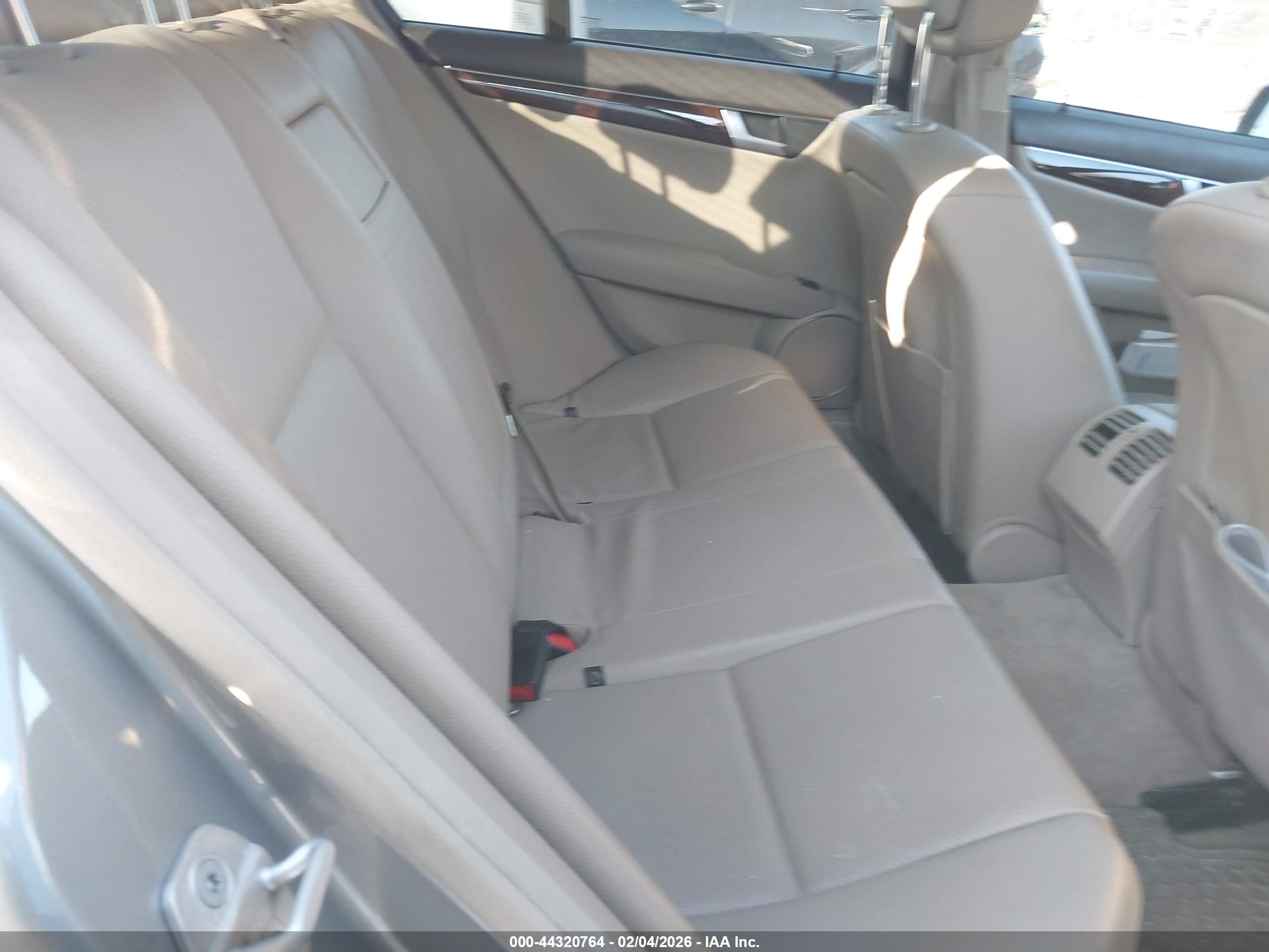MERCEDES-BENZ C image 8