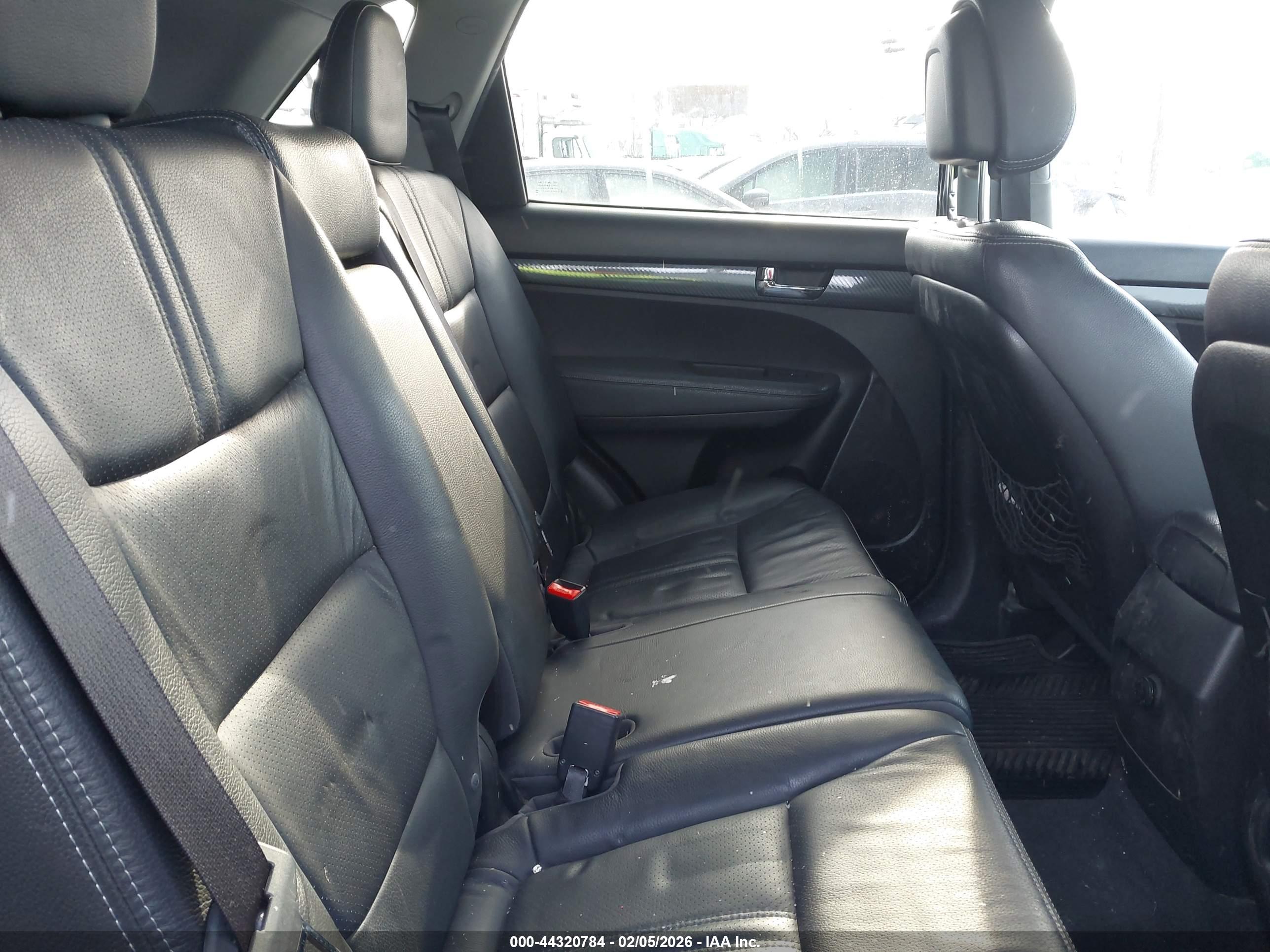 KIA SORENTO image 8