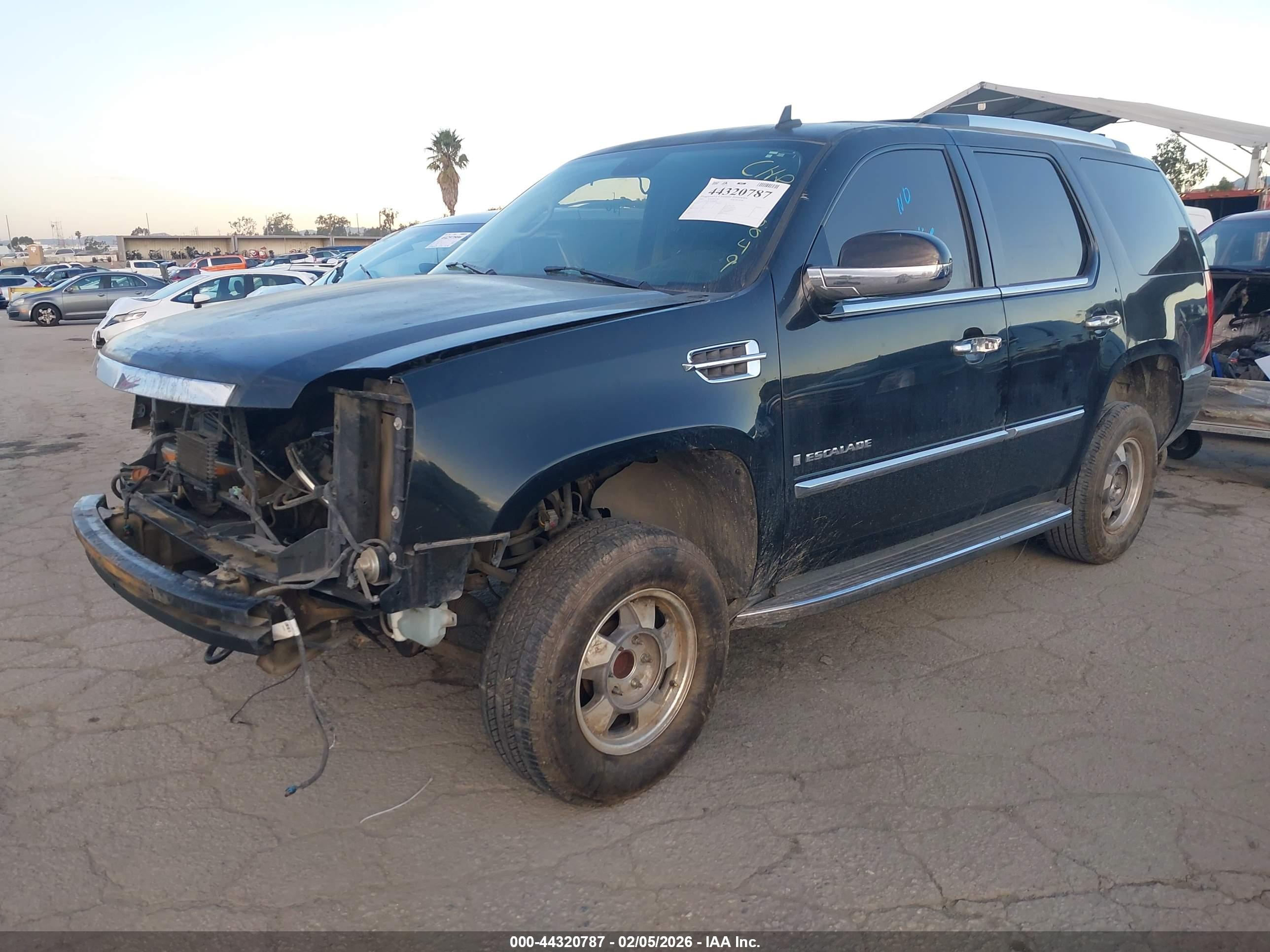 CADILLAC ESCALADE image 2