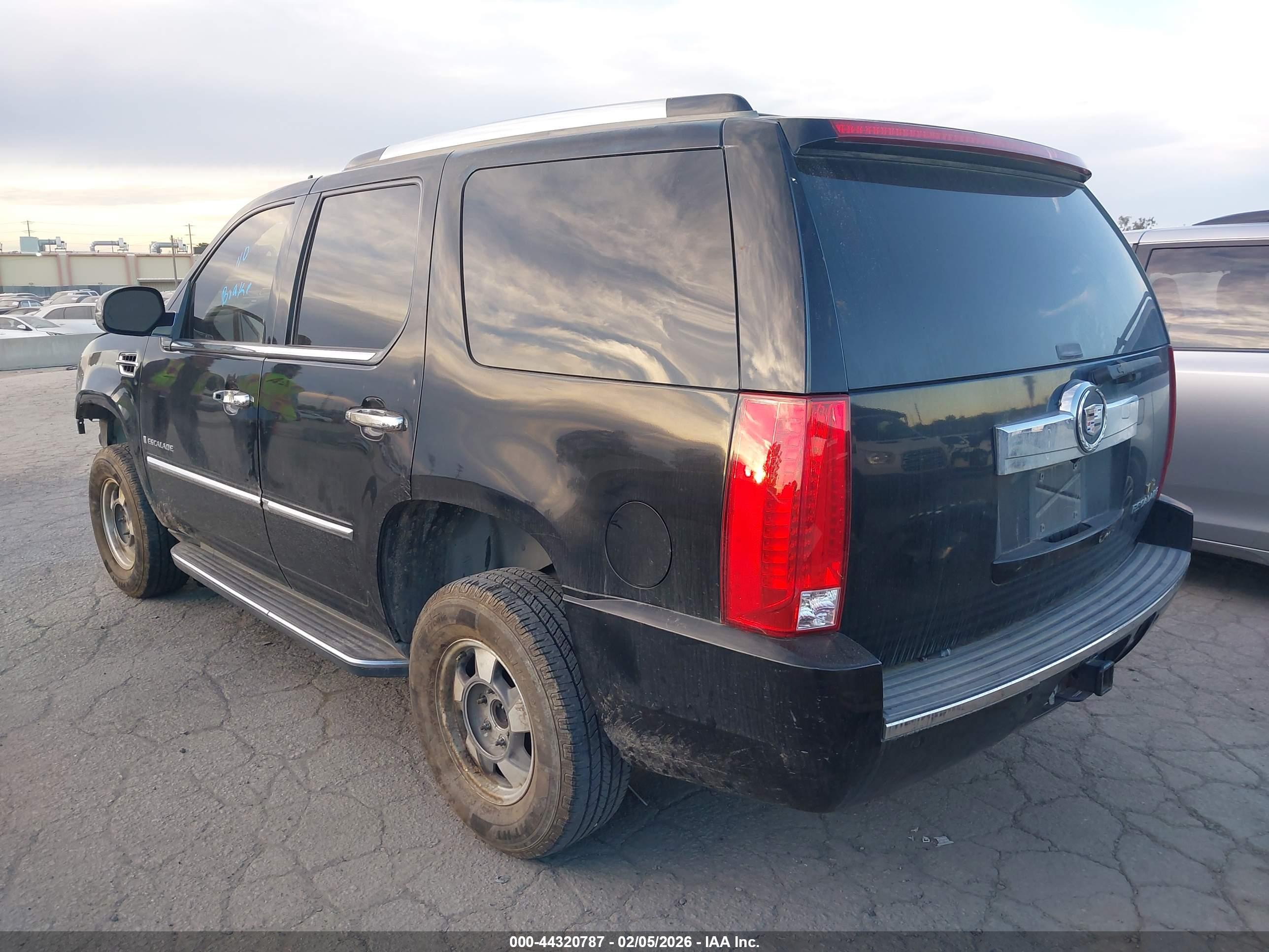 CADILLAC ESCALADE image 3