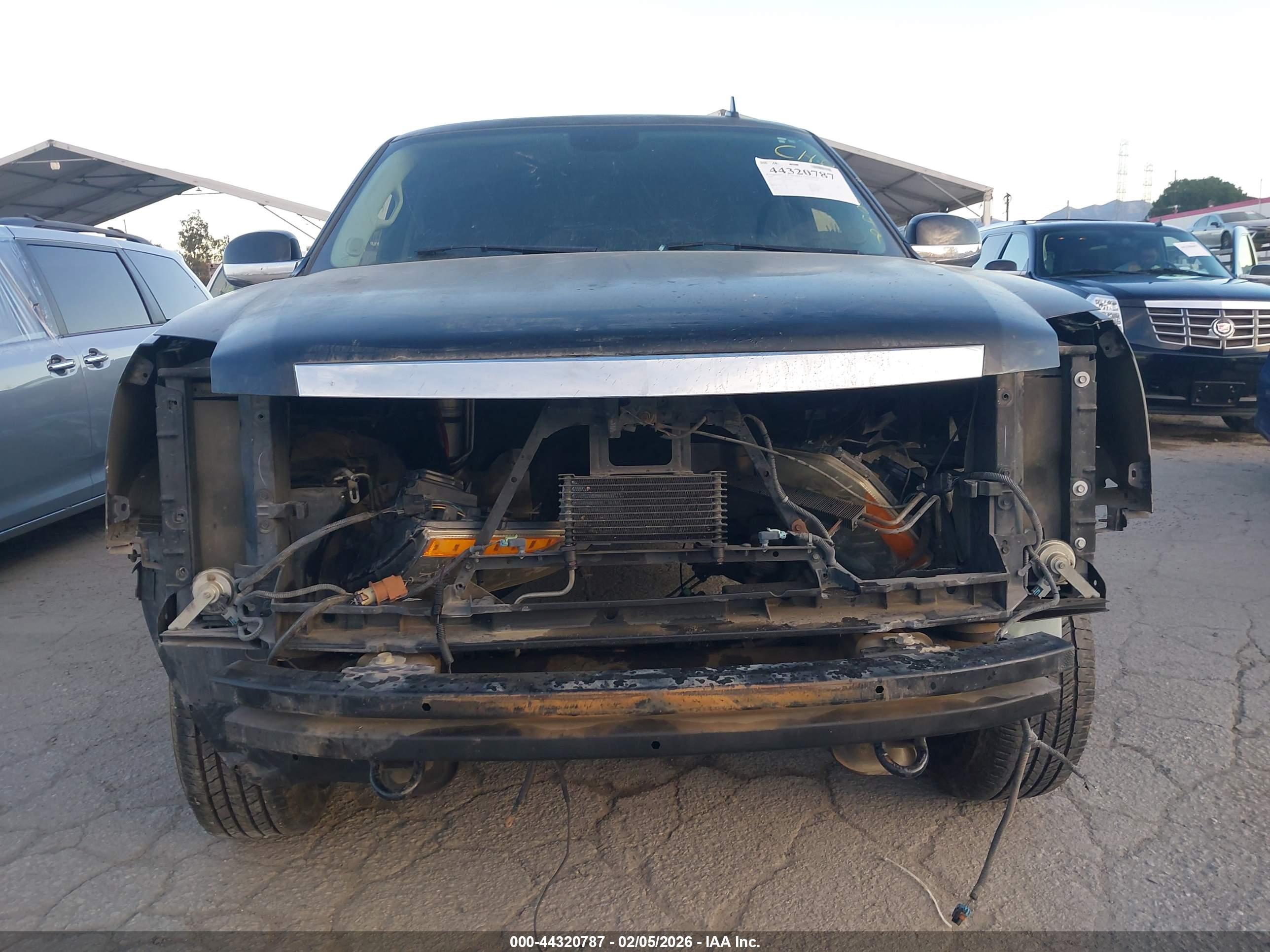 CADILLAC ESCALADE image 6