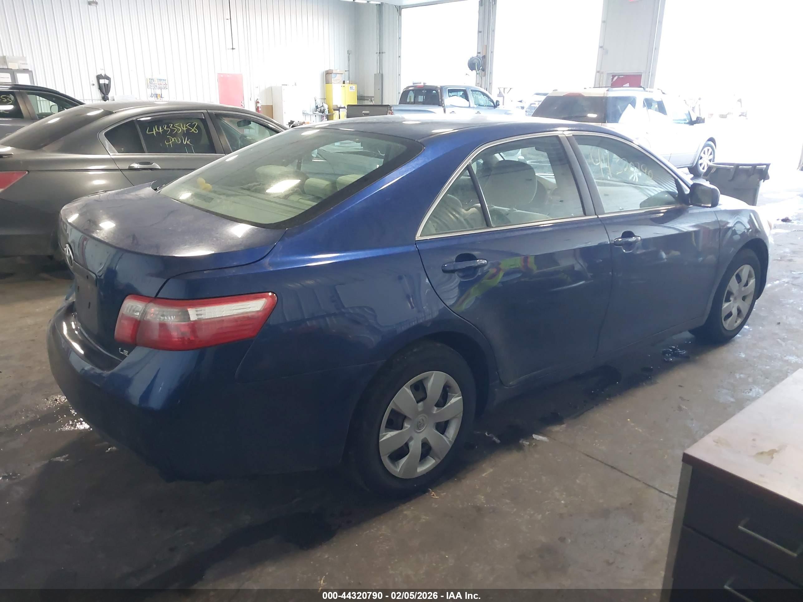 TOYOTA CAMRY image 4