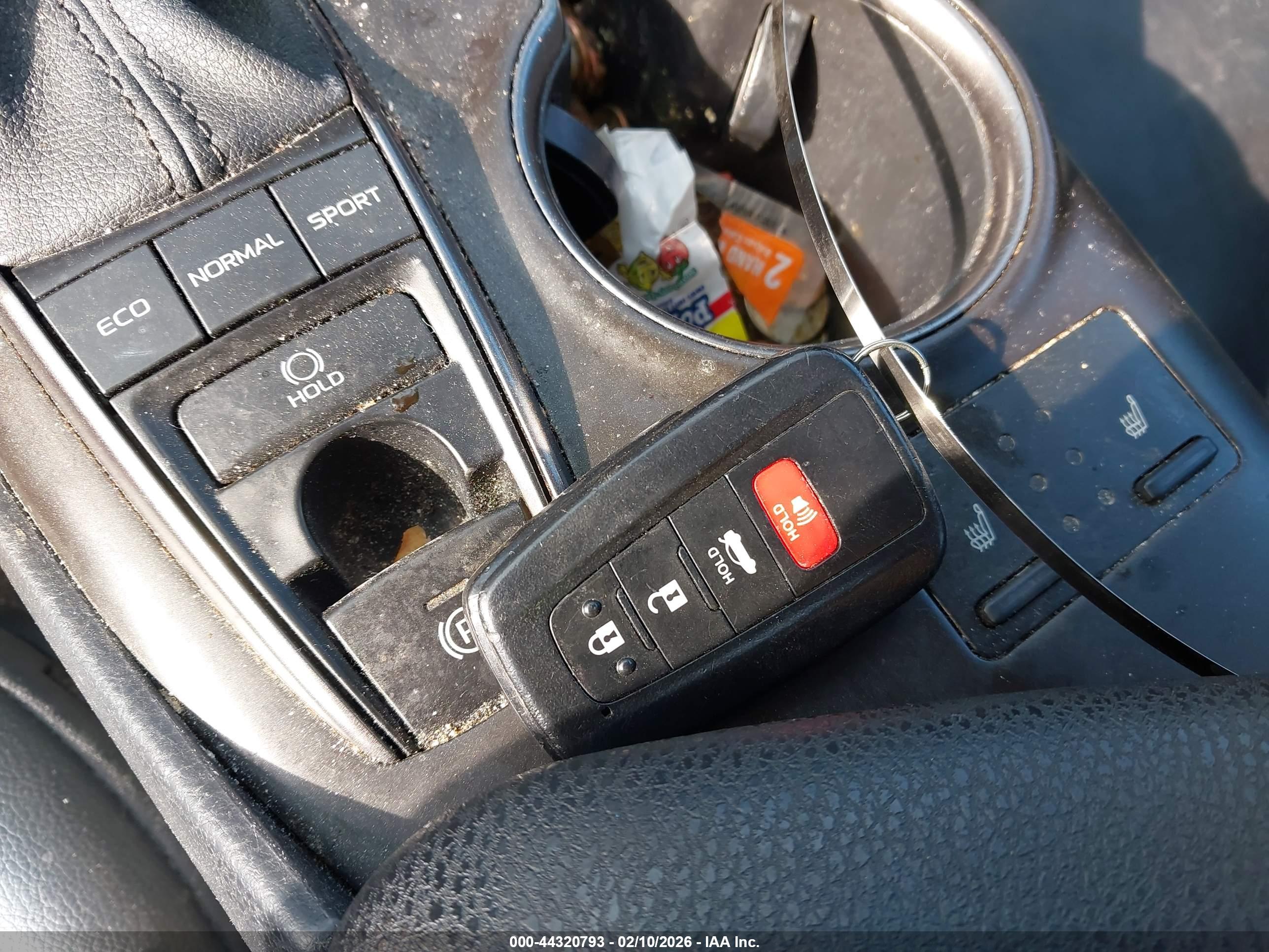 TOYOTA CAMRY image 11