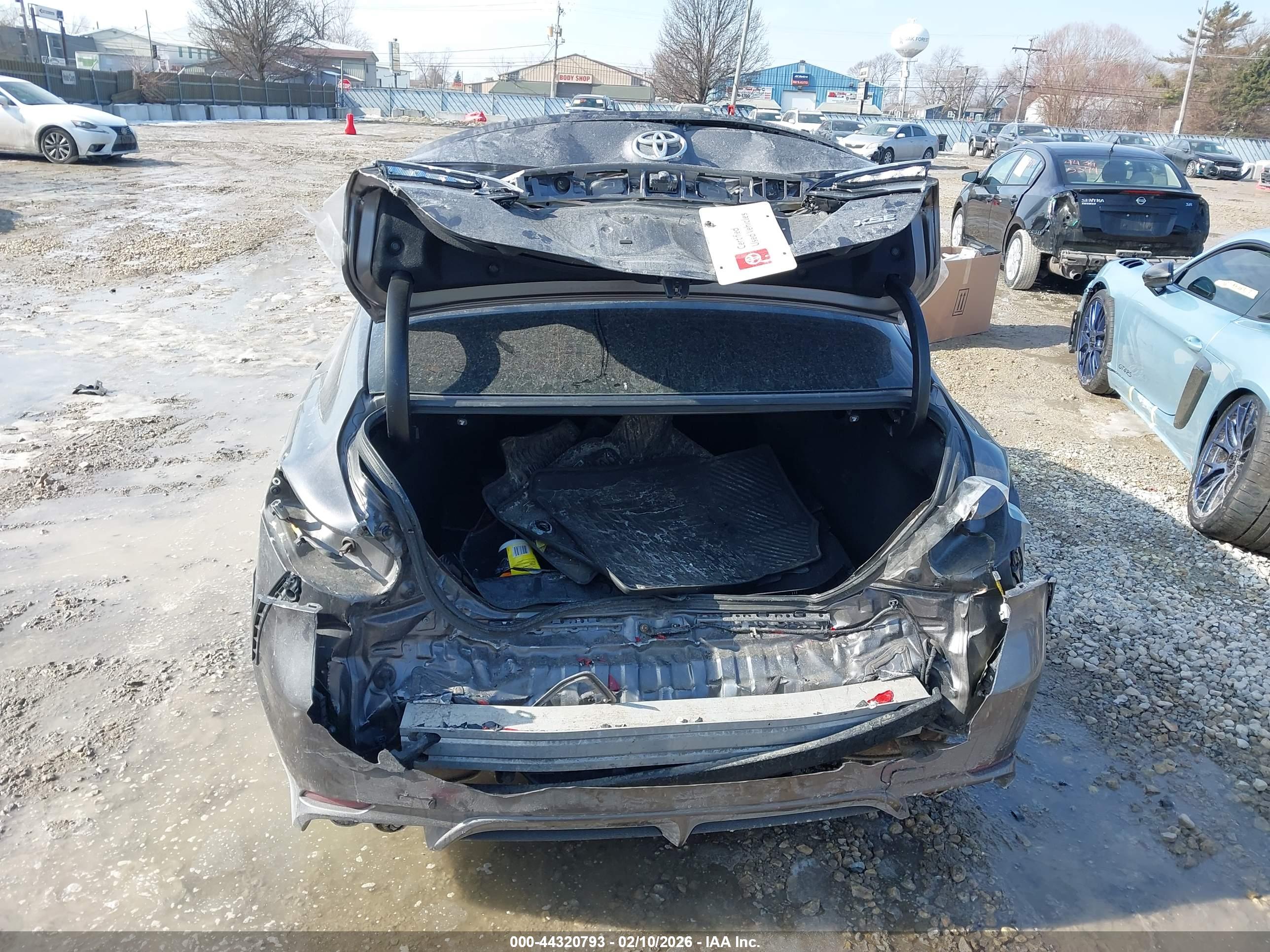 TOYOTA CAMRY image 6