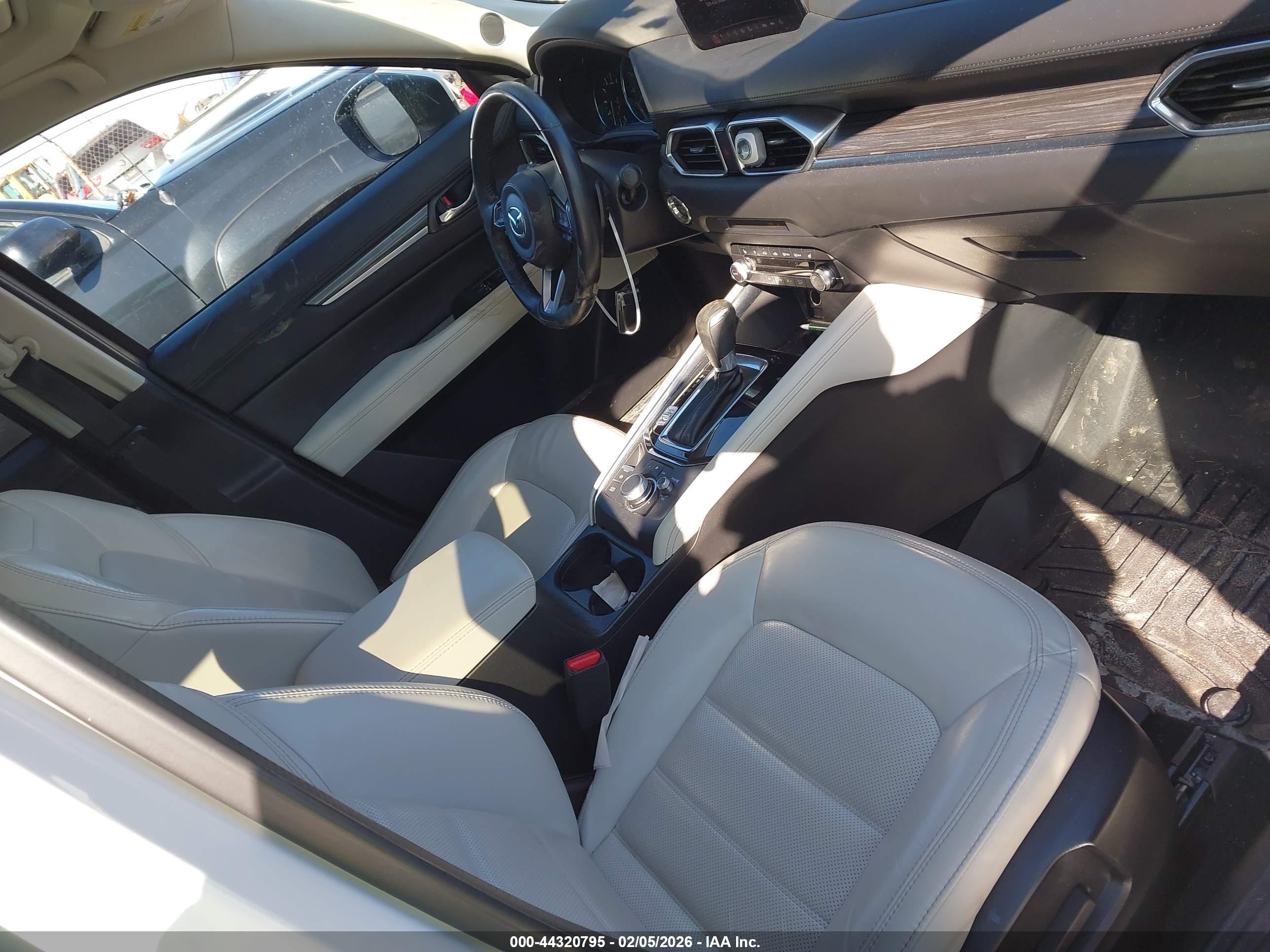 MAZDA CX-5 image 5
