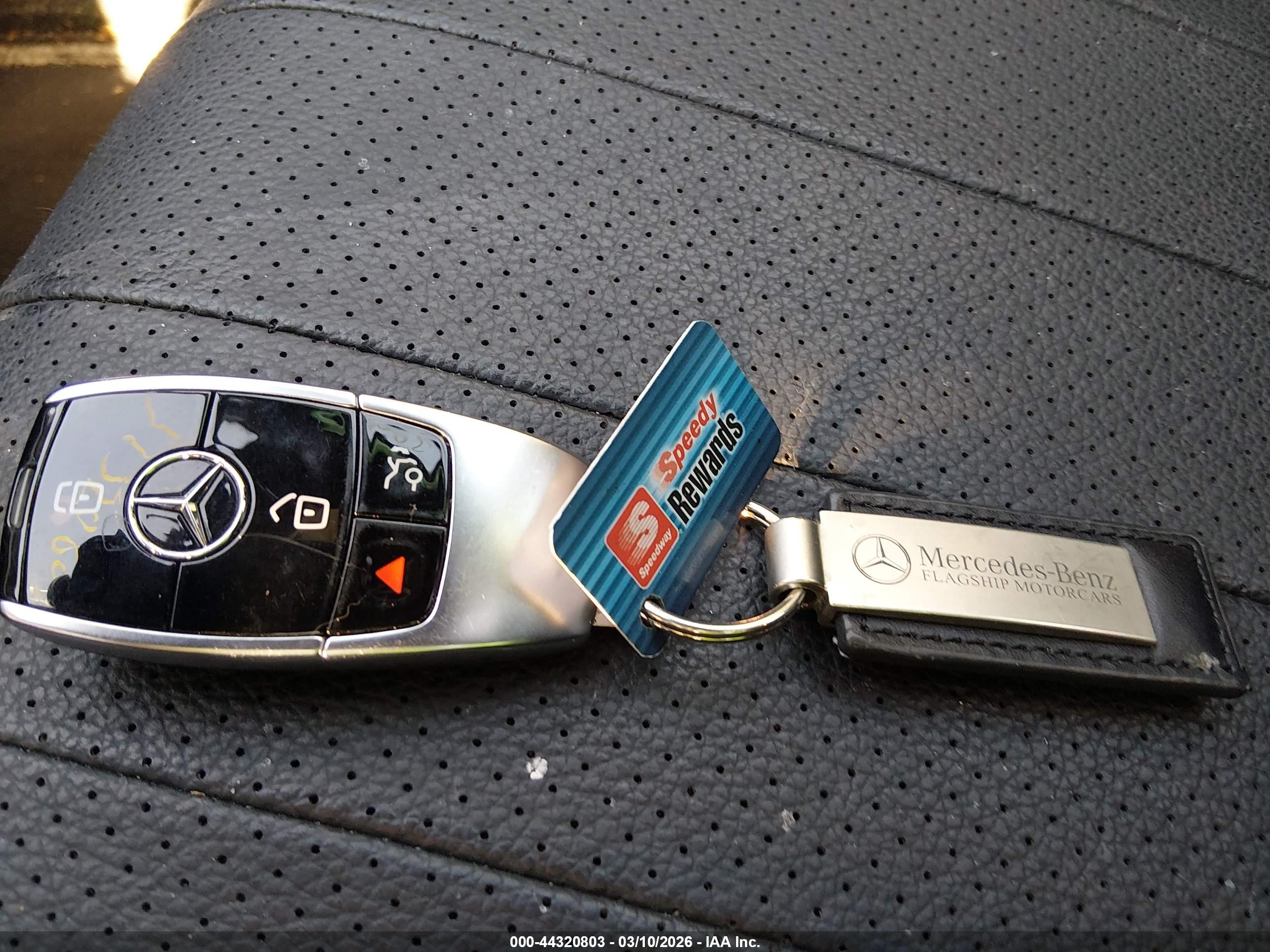 MERCEDES-BENZ E image 11