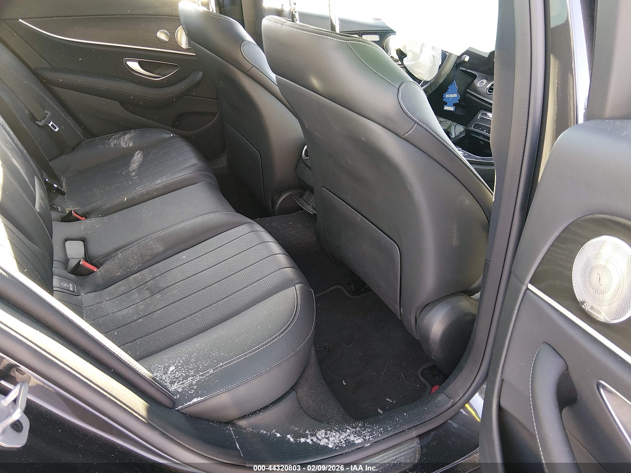 MERCEDES-BENZ E image 8