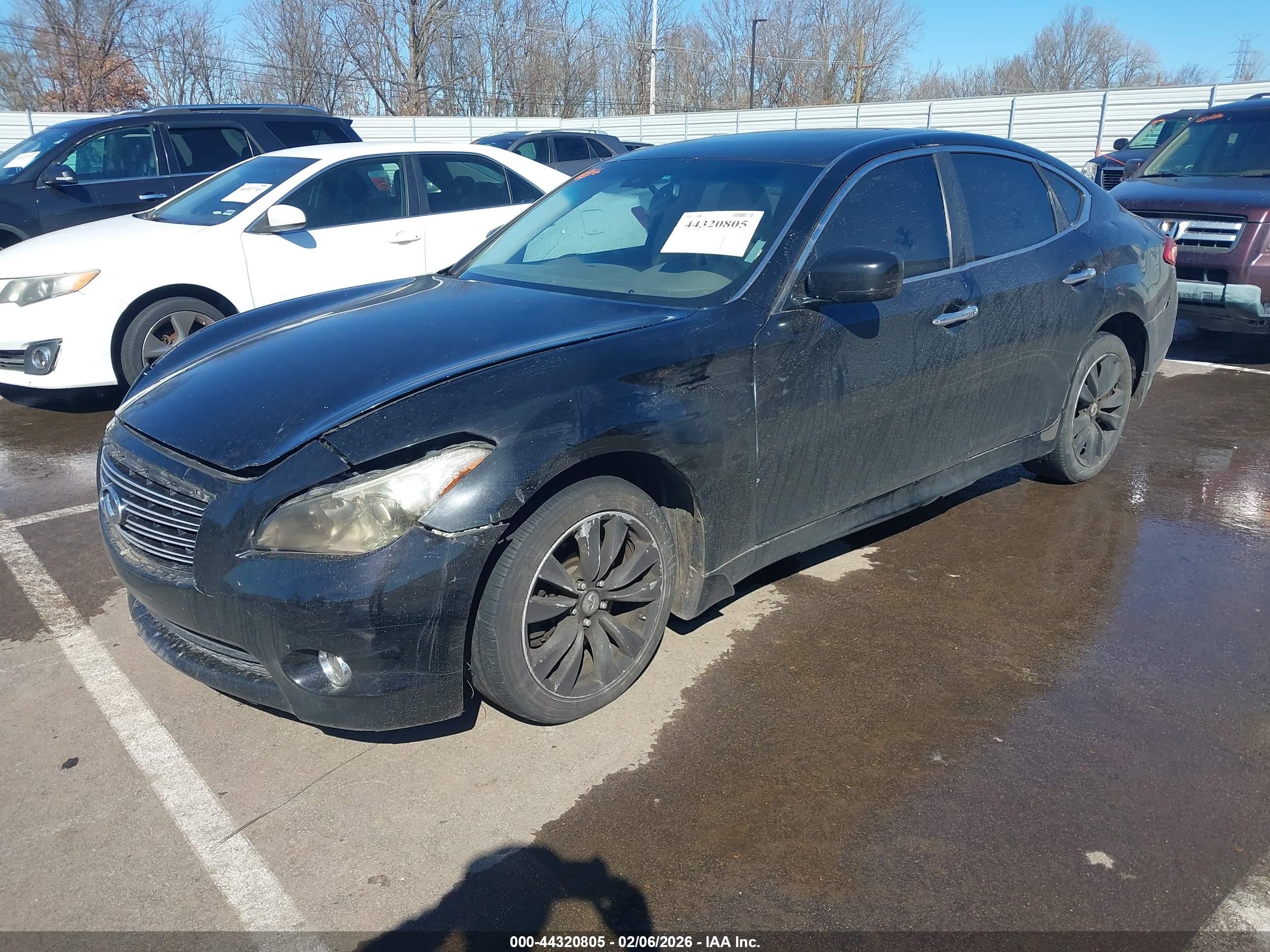 INFINITI M37 image 2
