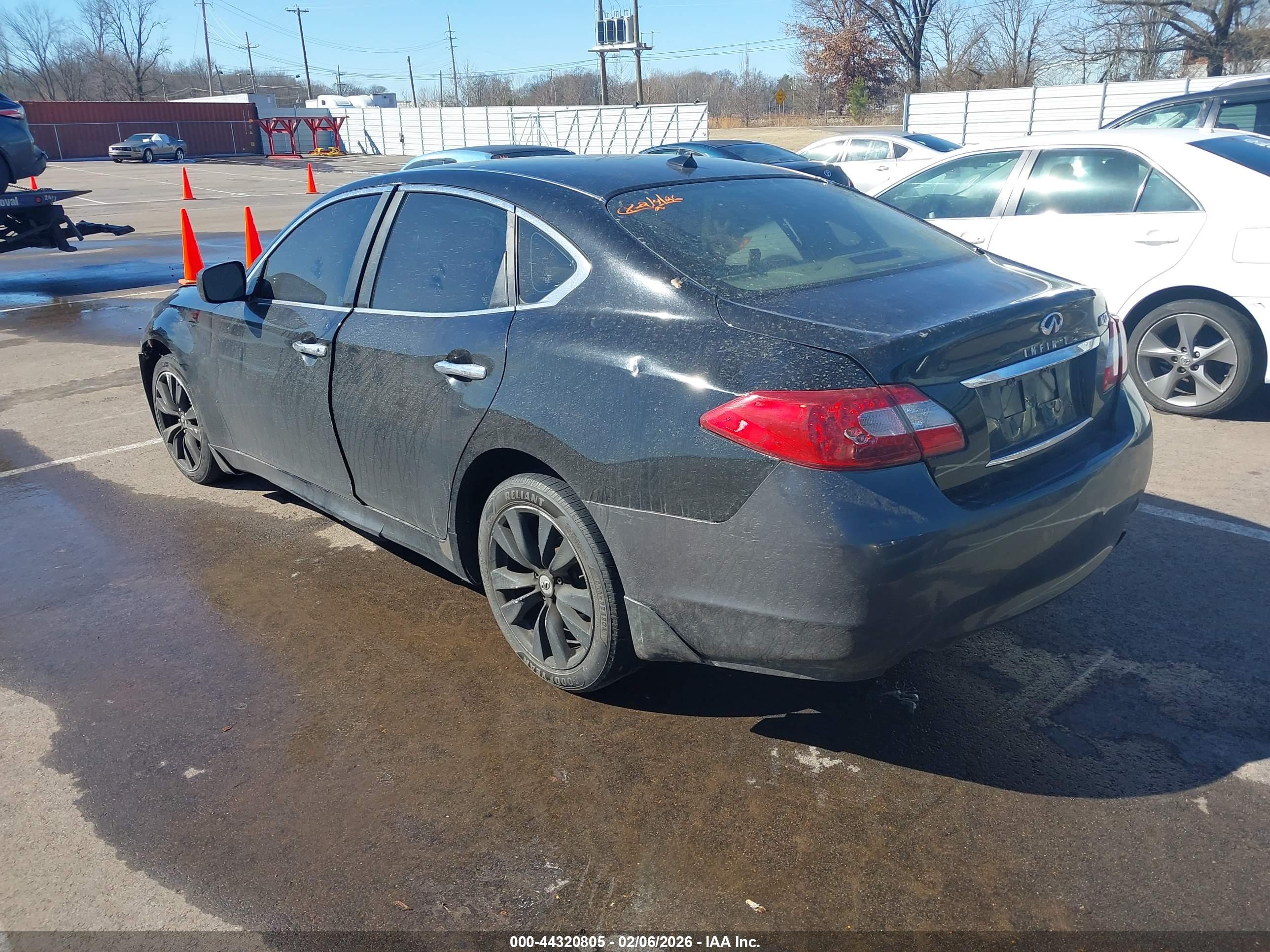 INFINITI M37 image 3
