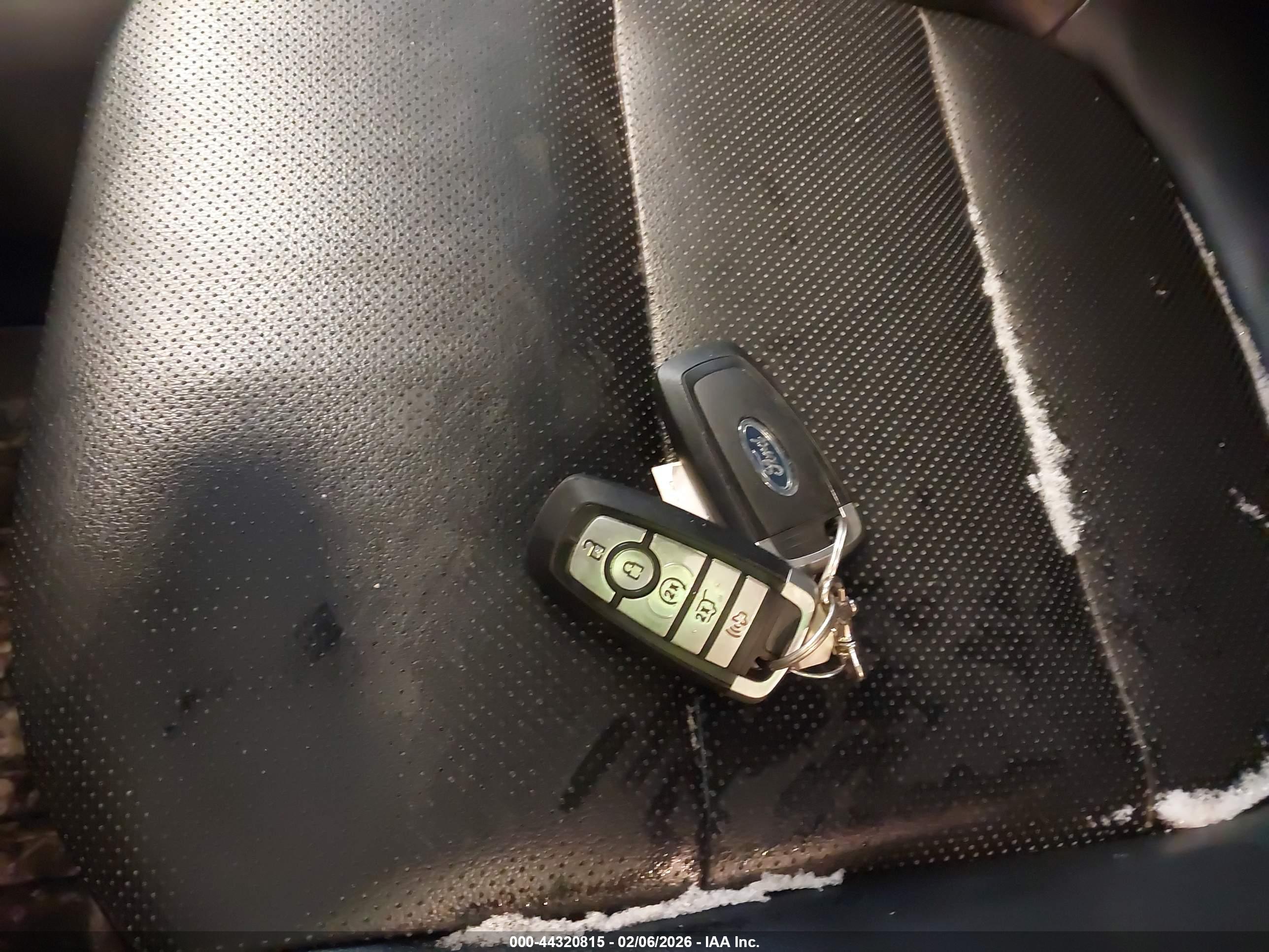 FORD ESCAPE image 11