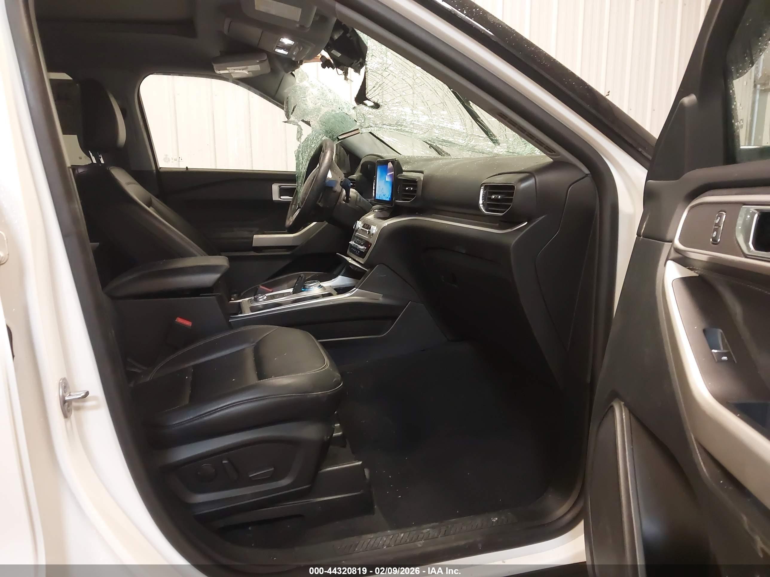 FORD EXPLORER image 5