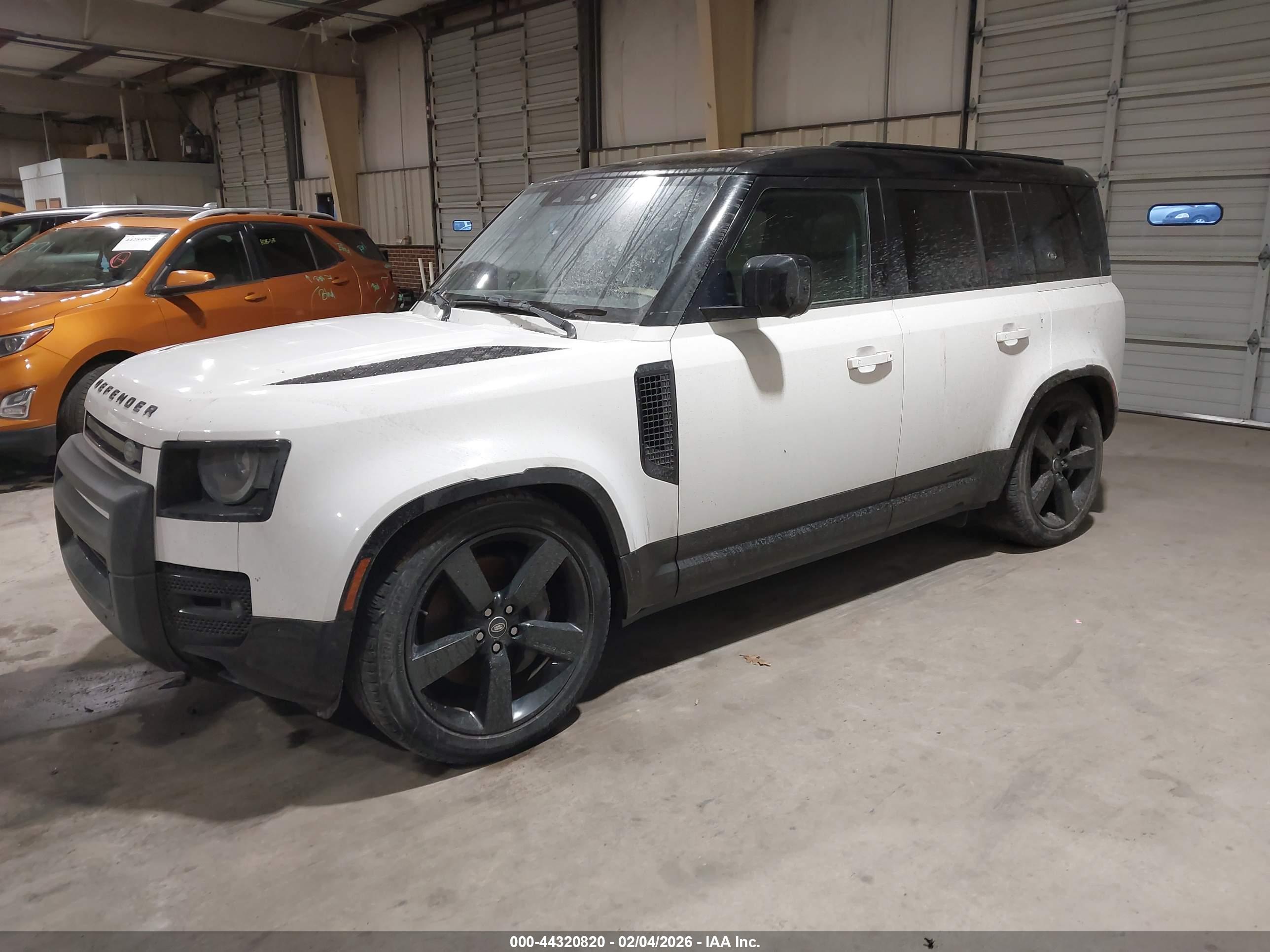 LAND ROVER image 2