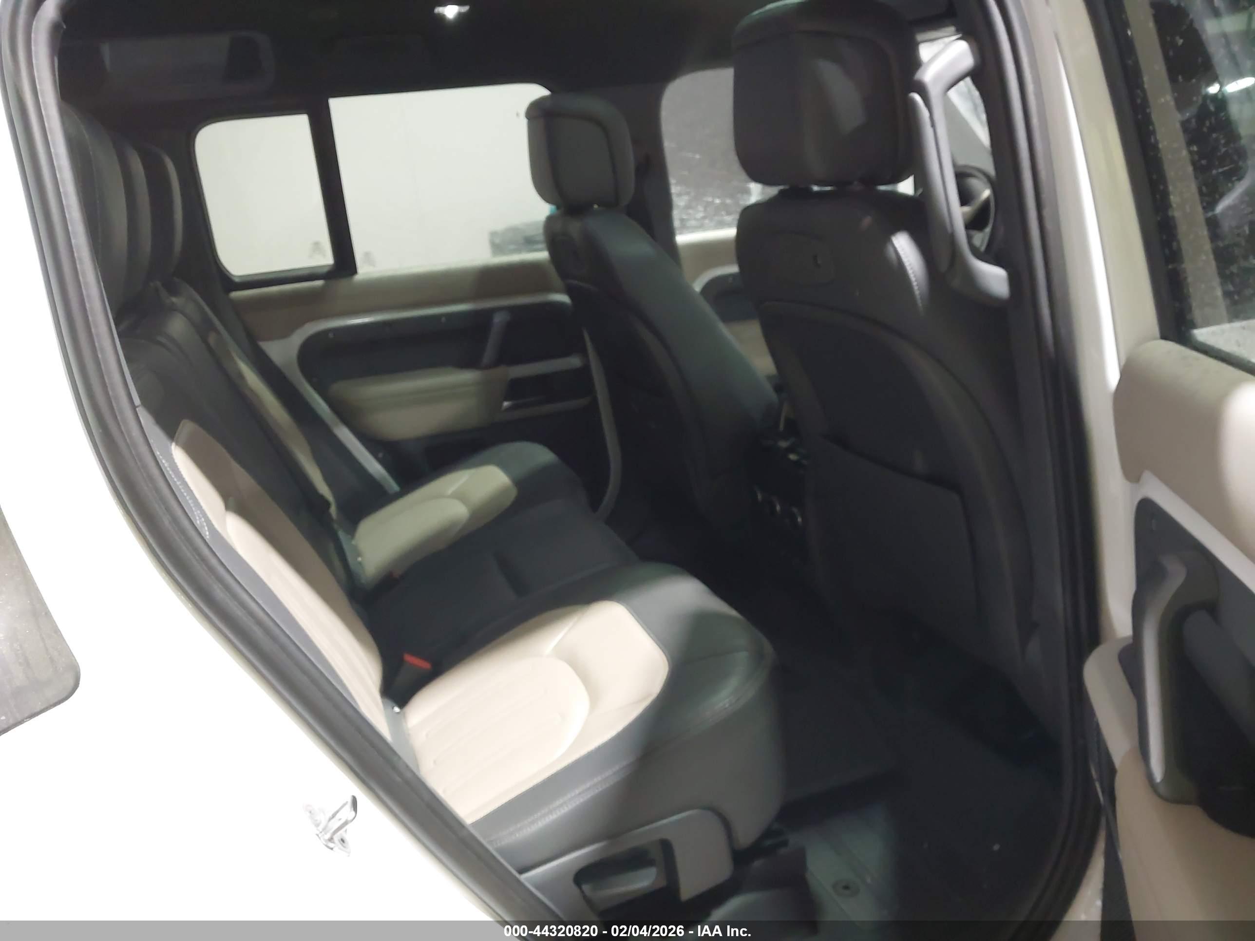 LAND ROVER image 8