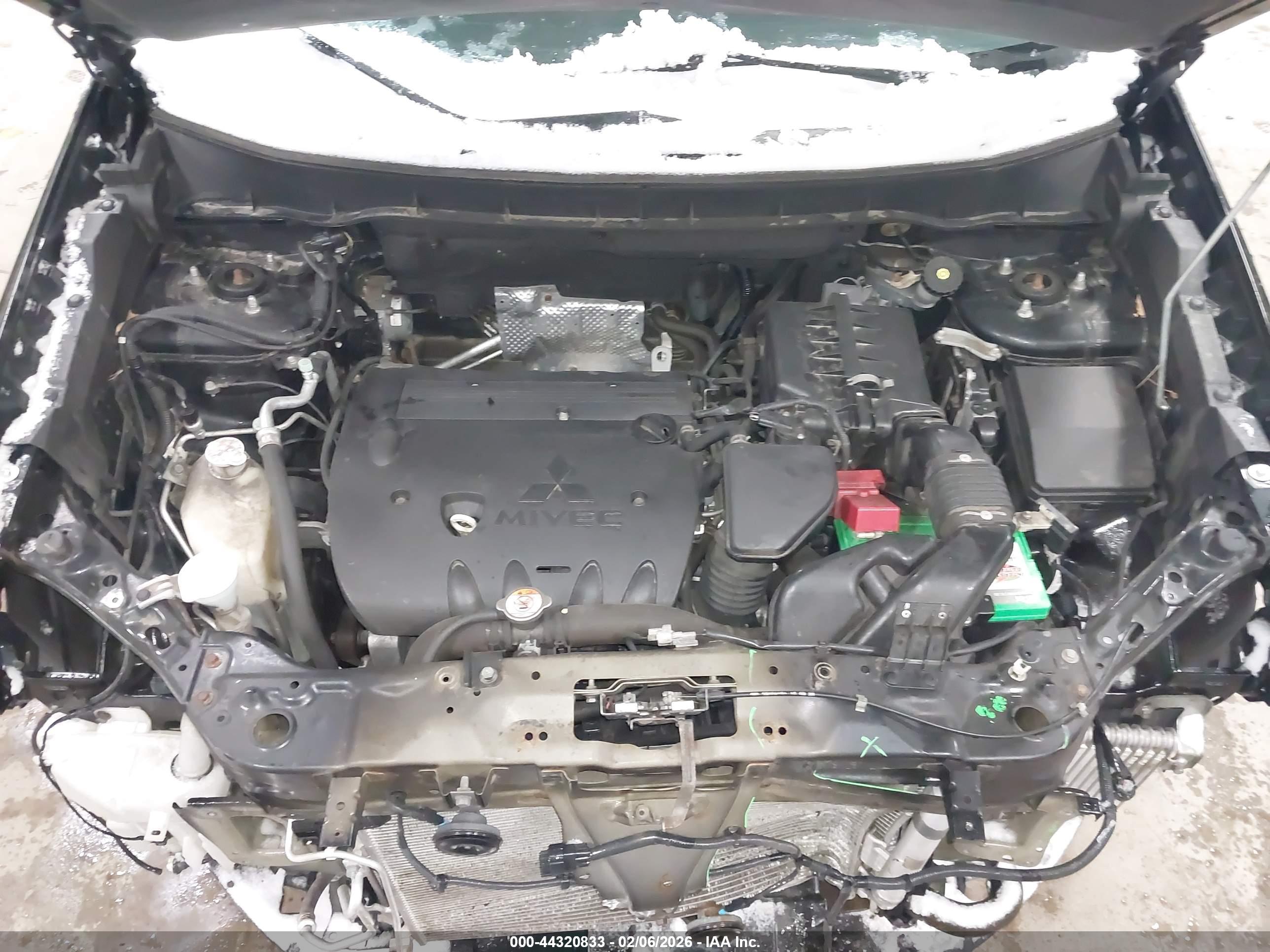 MITSUBISHI OUTLANDER image 10