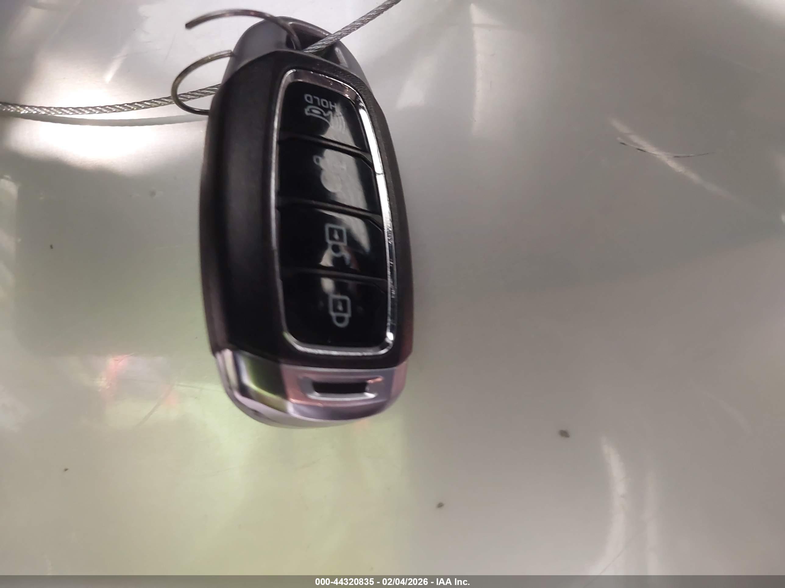 HYUNDAI KONA image 11