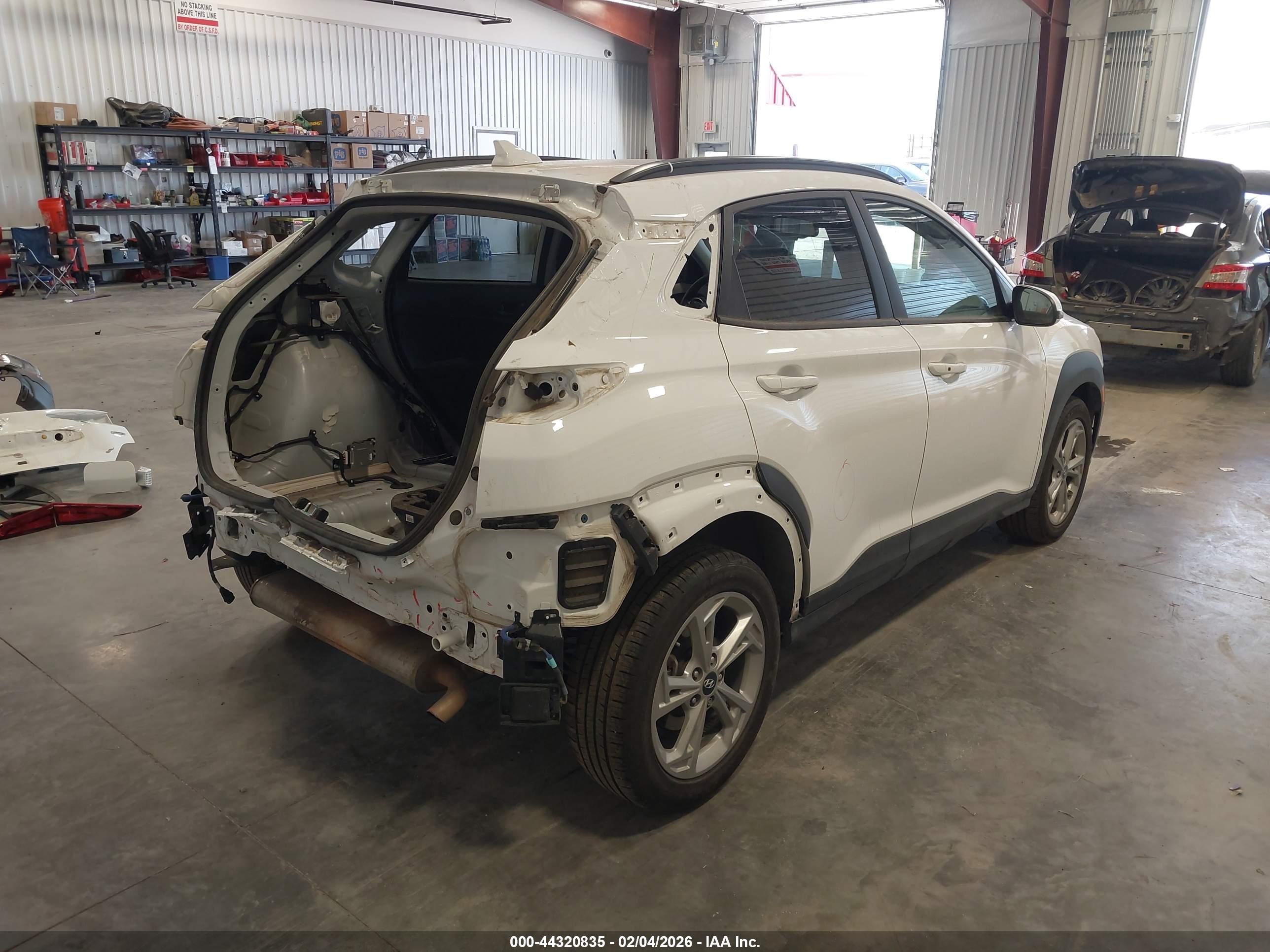 HYUNDAI KONA image 4
