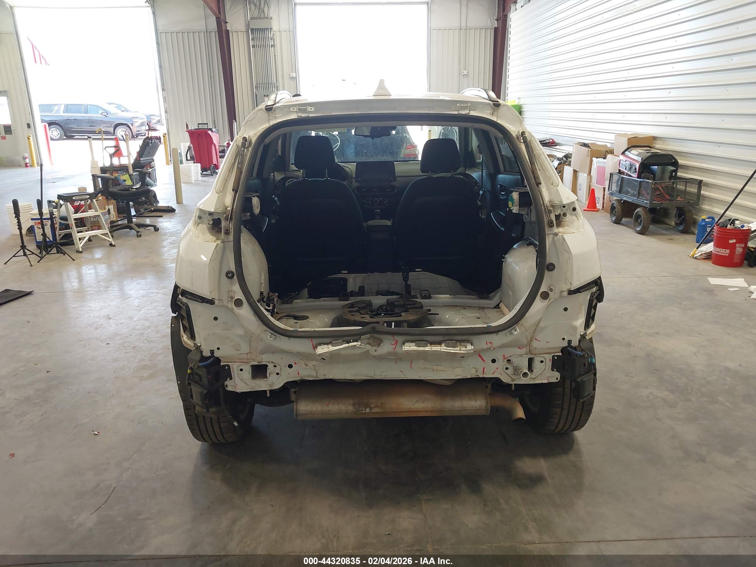 HYUNDAI KONA image 6