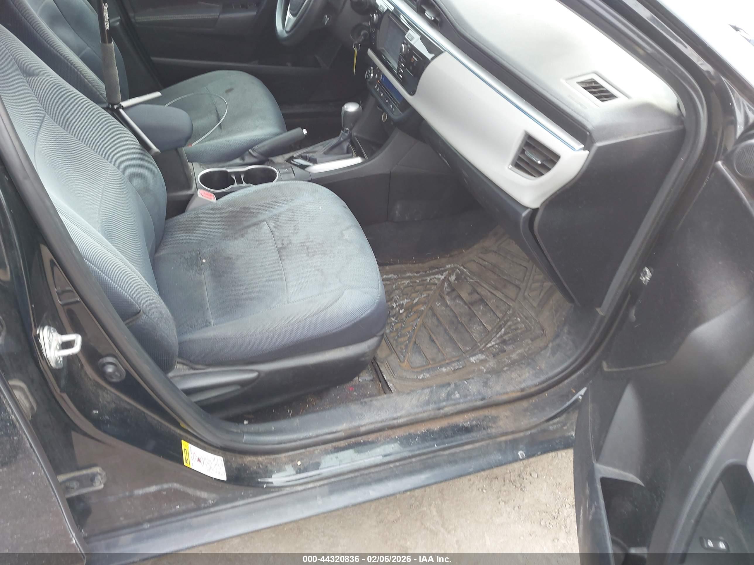 TOYOTA COROLLA image 5