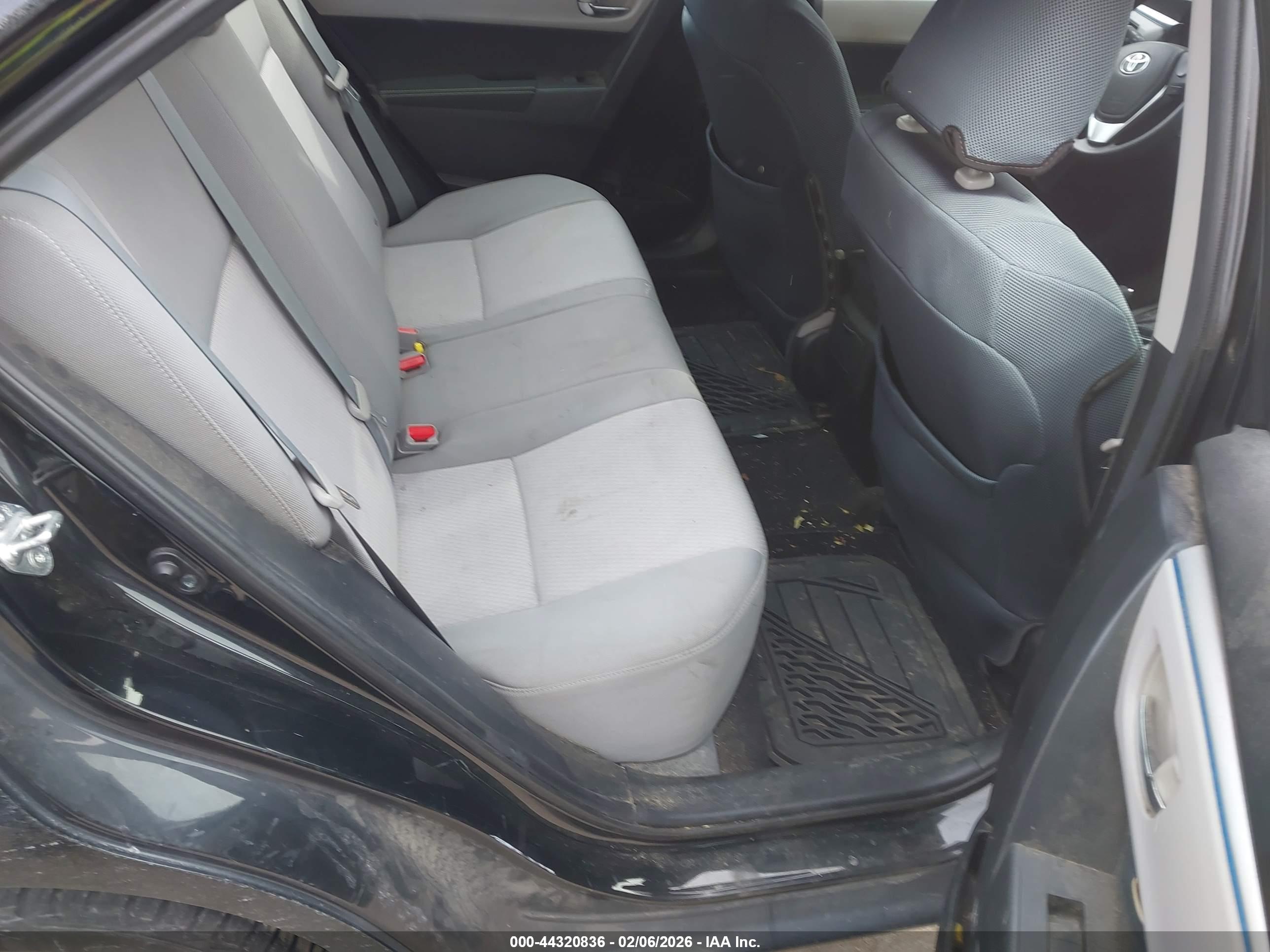 TOYOTA COROLLA image 8